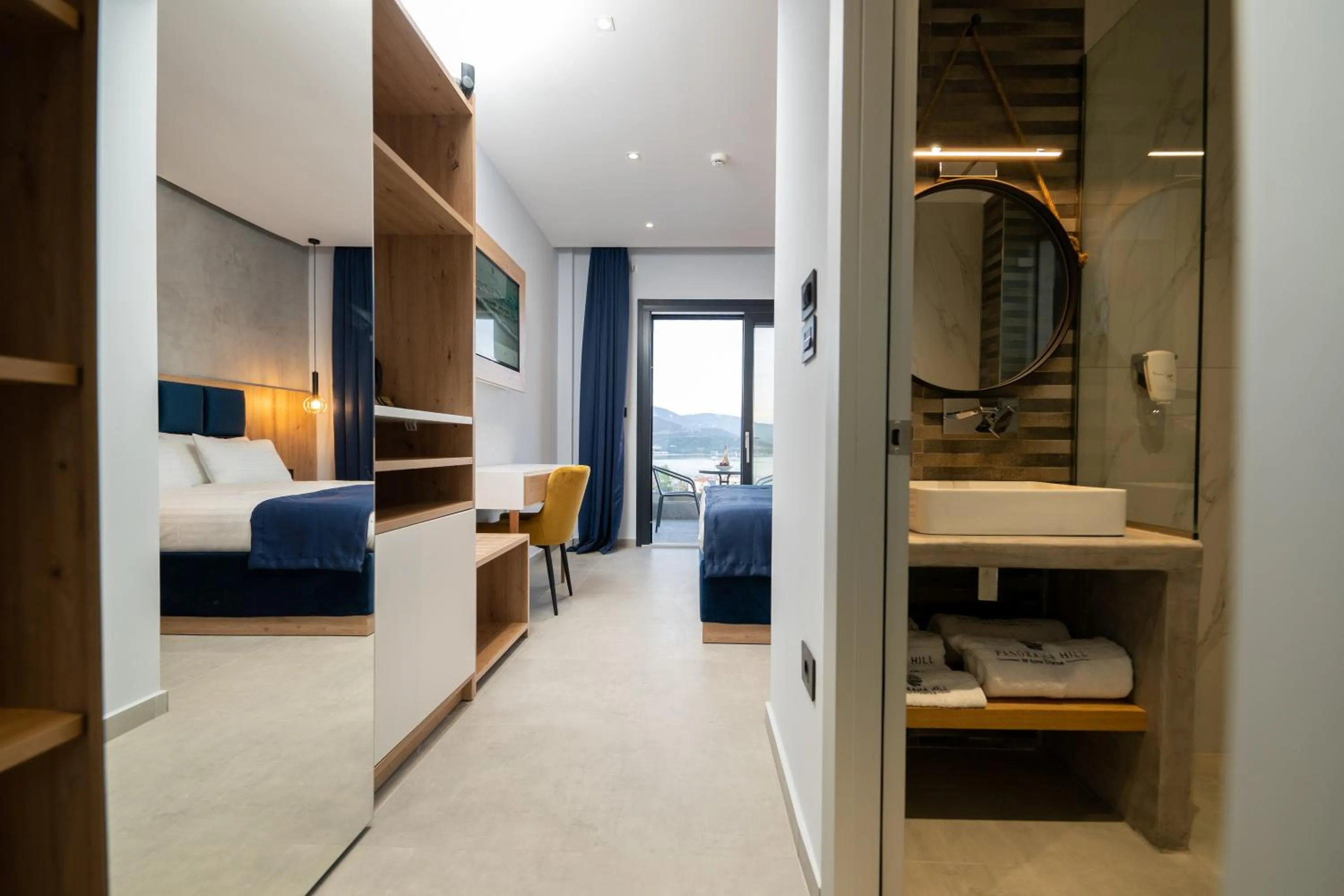 Communal lounge/ TV room in Panorama Hill Hotel