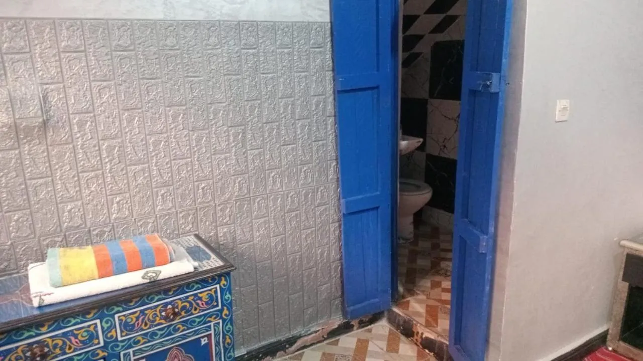 Double Room with Private Bathroom in Riad Carole - Perfect for Families & Groups