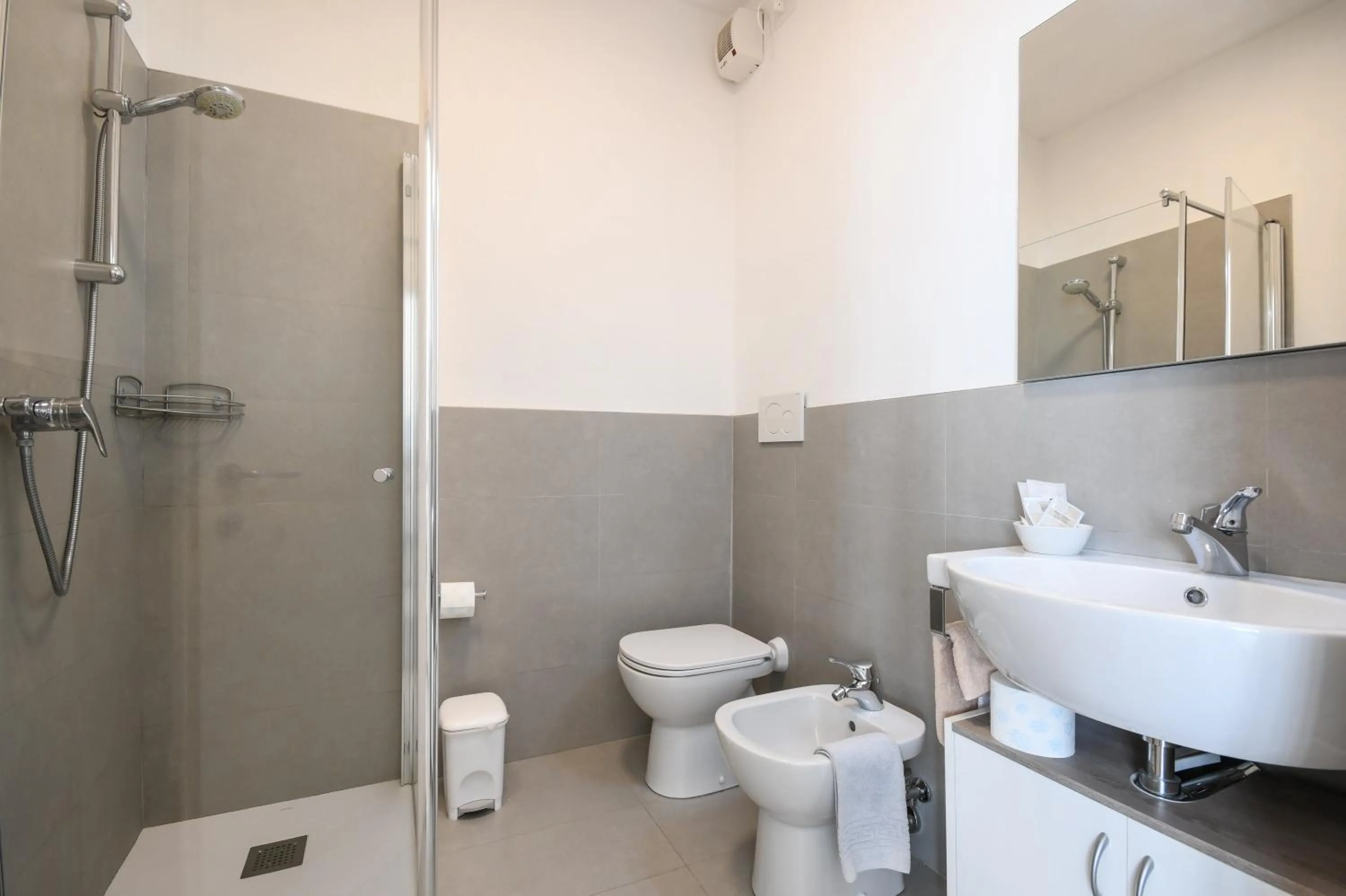 Shower in Residence Franca B&B