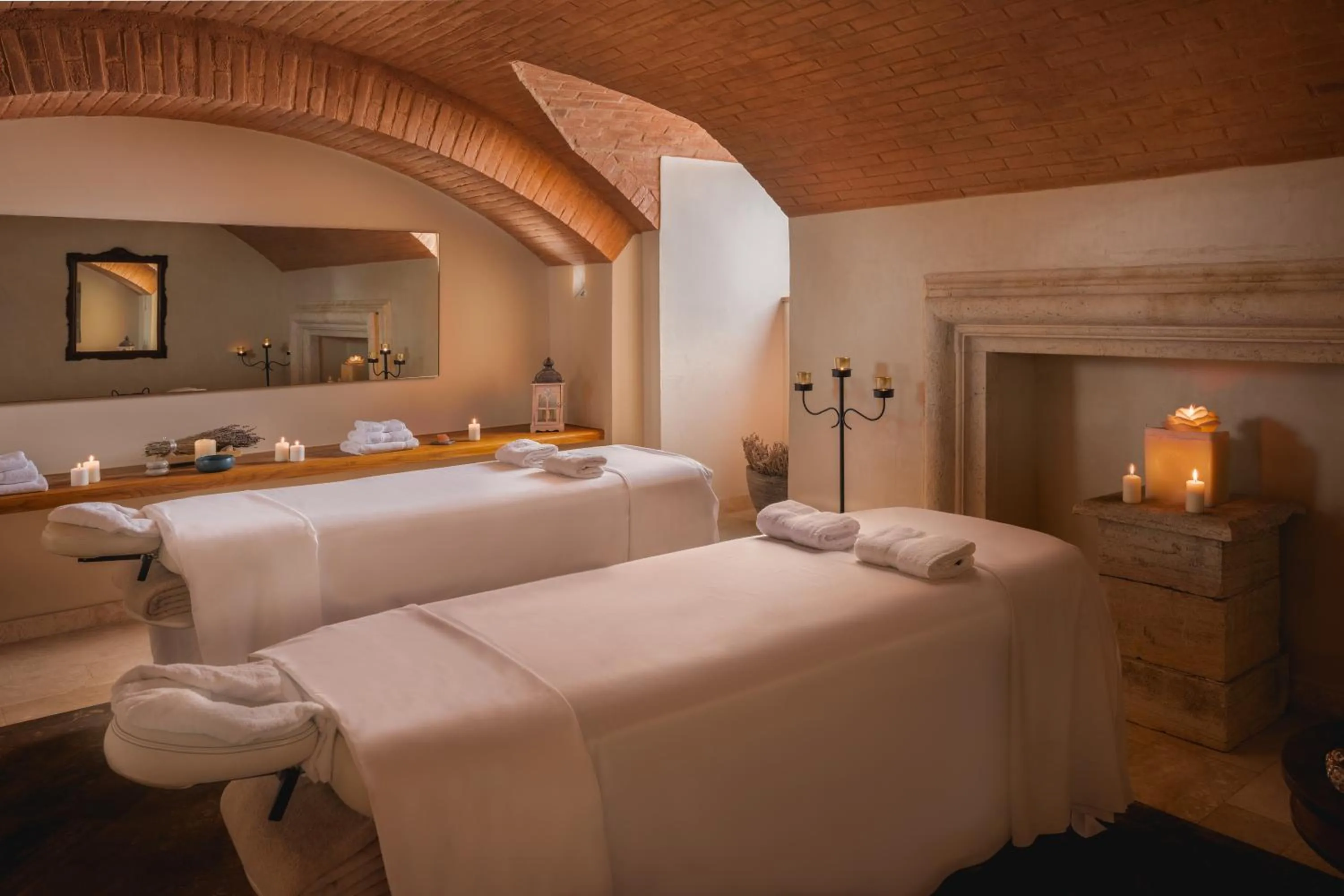 Massage, Bed in Castello di Velona Resort, Thermal SPA & Winery