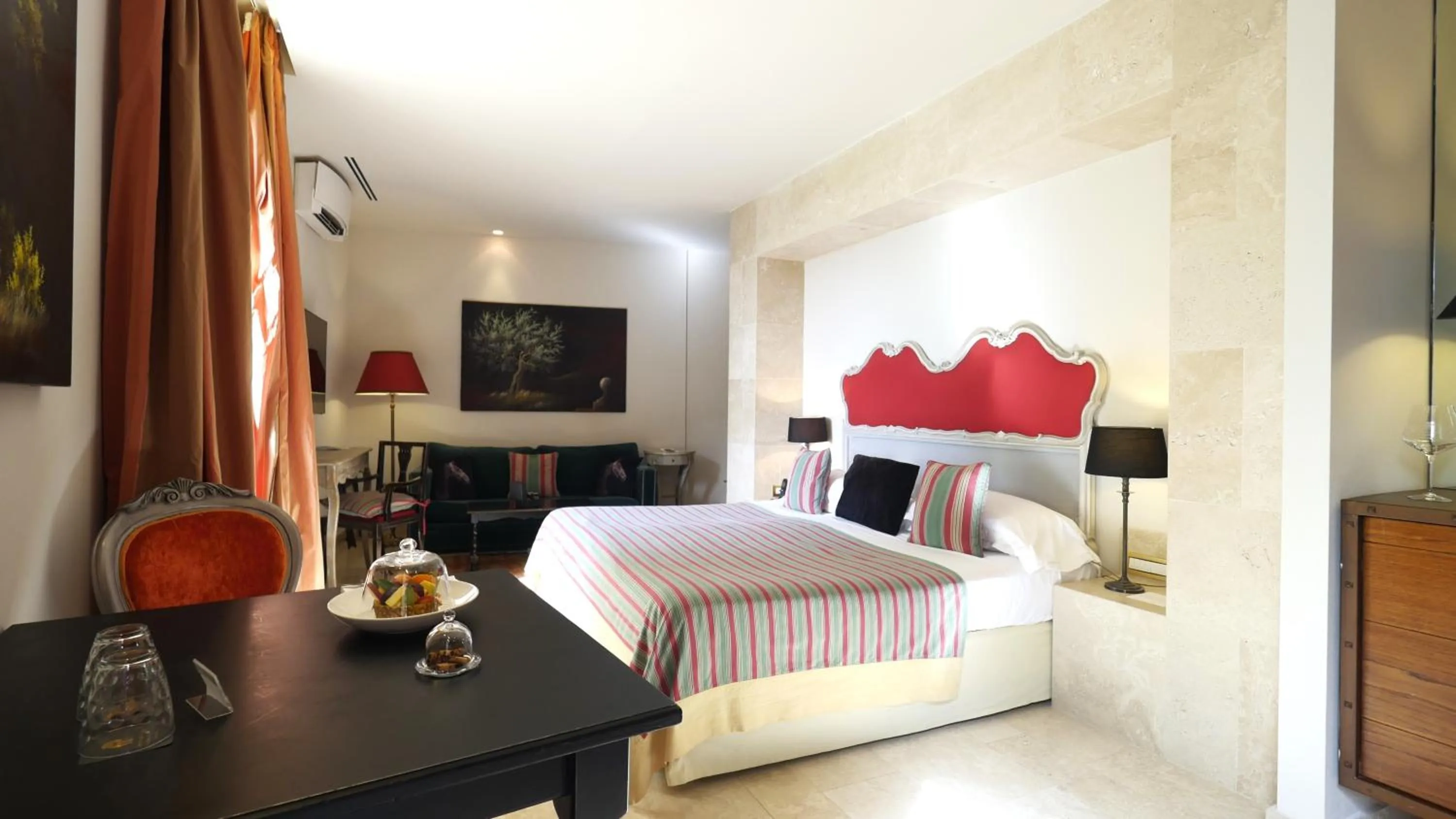 Bed in Castello di Velona Resort, Thermal SPA & Winery