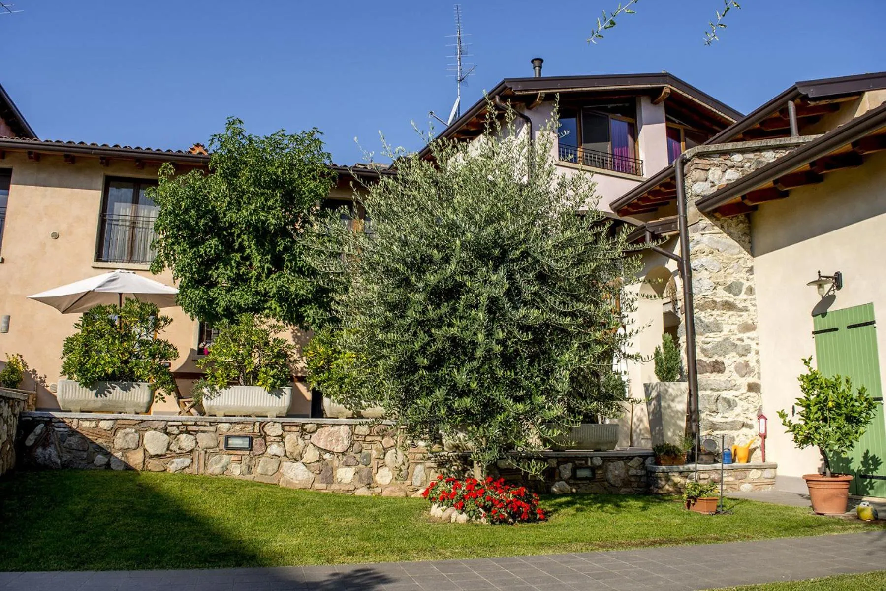 Property building in La Casa del Nonno