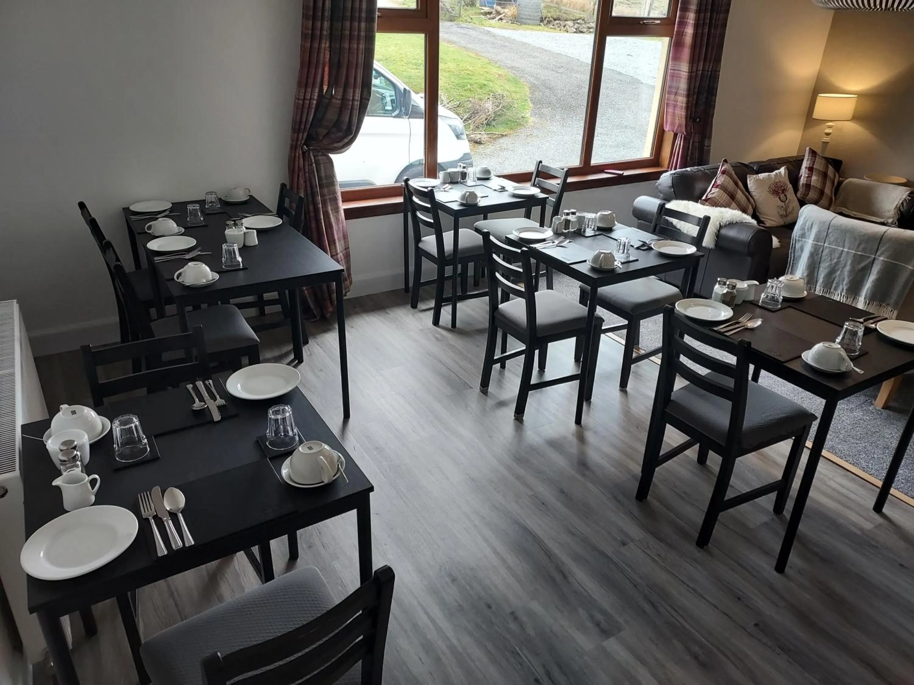Dining area in The Red Red Robin Cottage