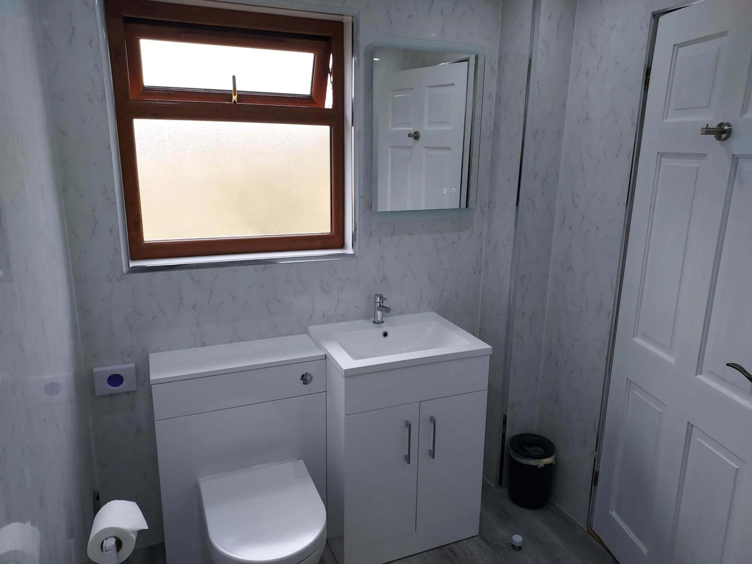 The Red Red Robin Cottage