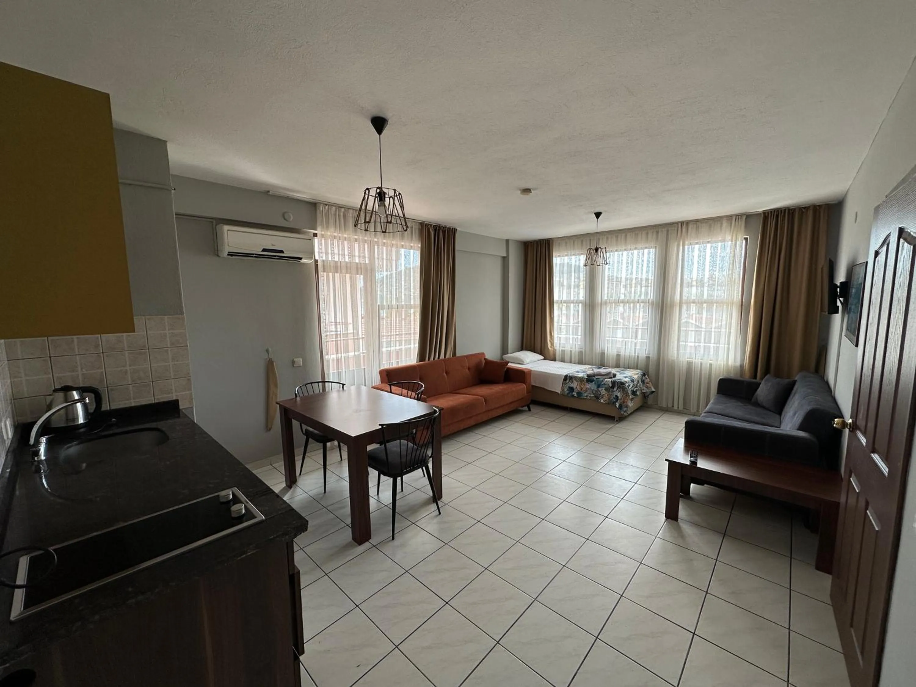 TV and multimedia, Bed in Maren City Apart Hotel