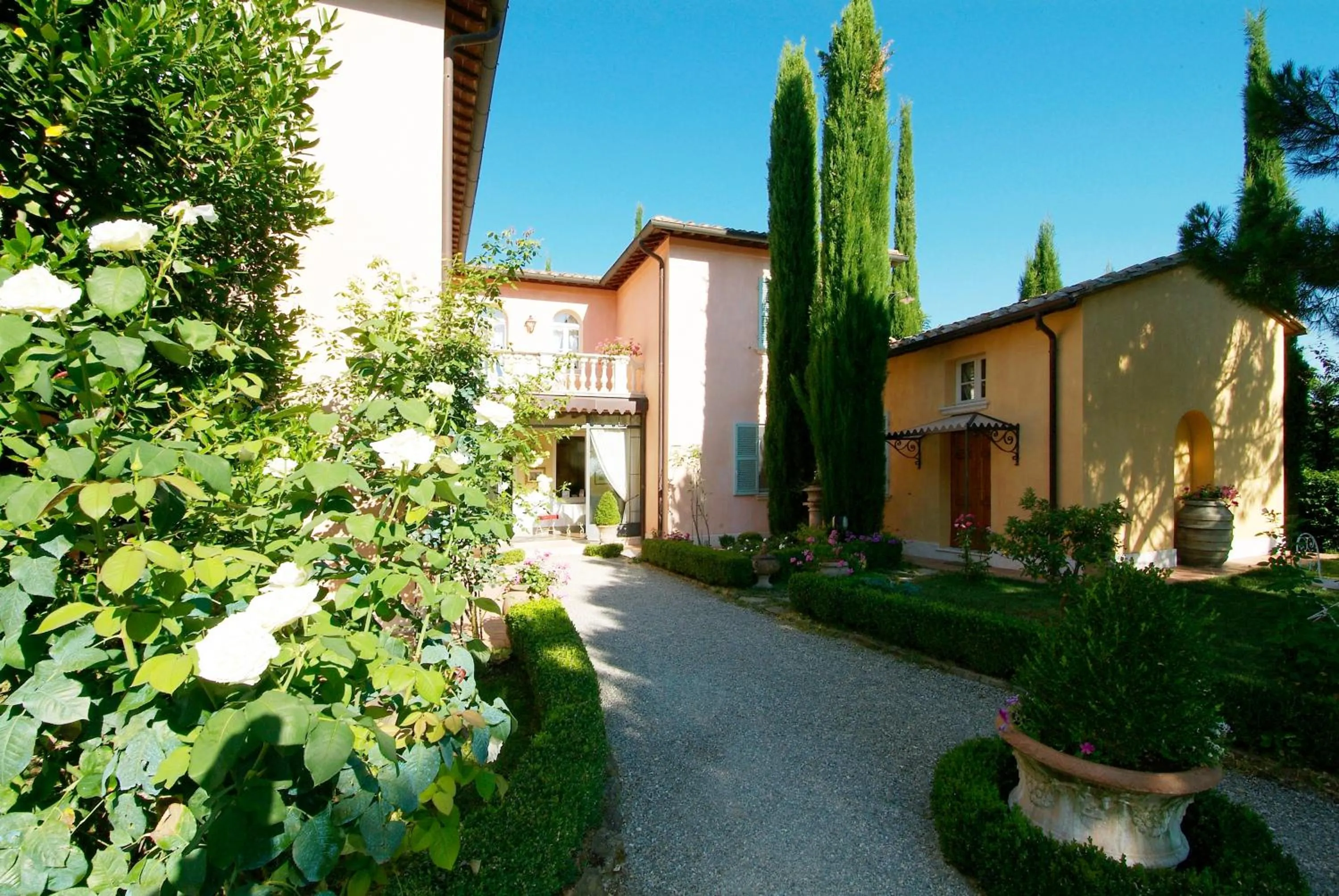 Facade/entrance in Il Rondò Boutique Hotel