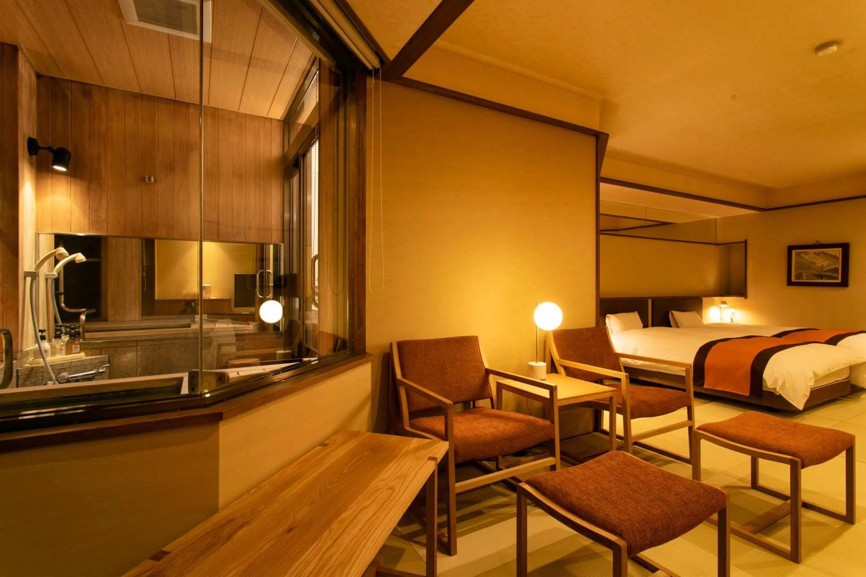 Photo of the whole room, Bed in Hayamakan