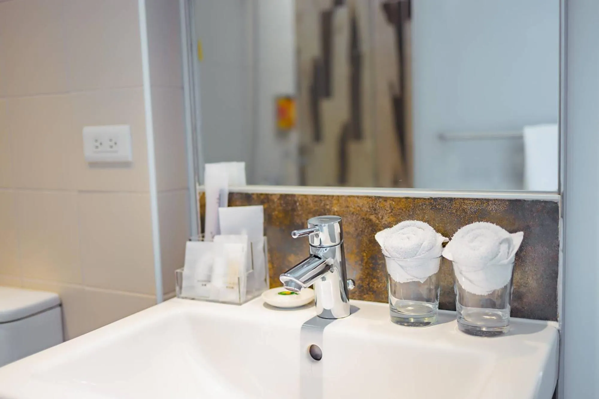 苓旅松山館 Lininn Tapei Arena