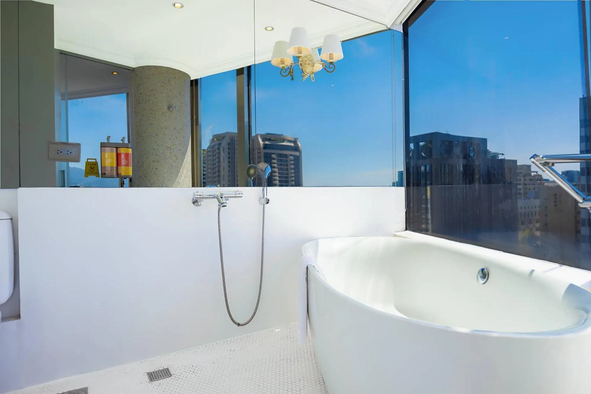 Bathroom in 苓旅松山館 Lininn Tapei Arena