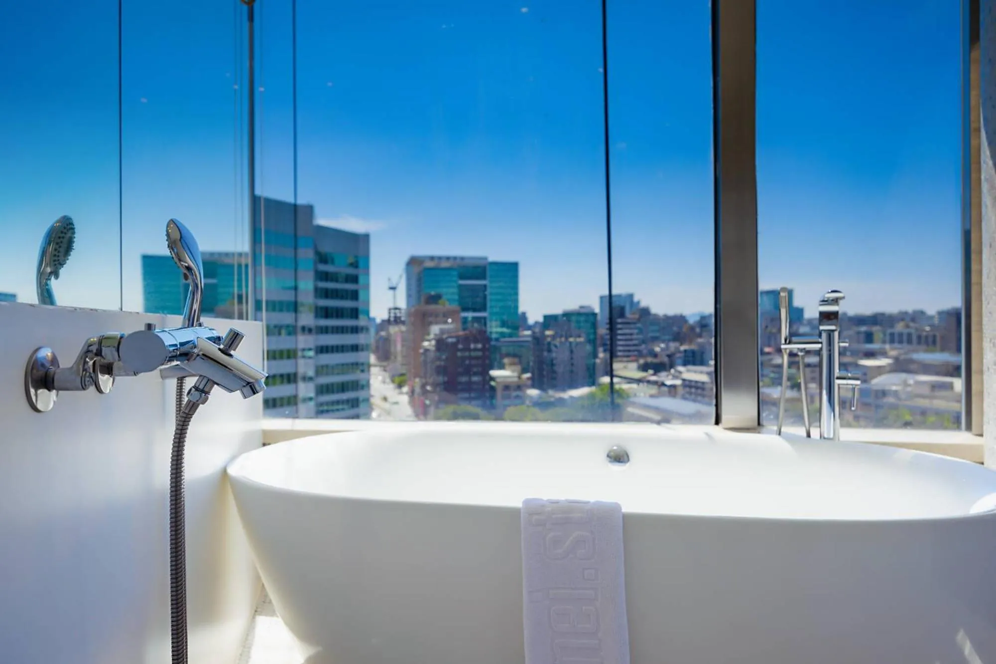 苓旅松山館 Lininn Tapei Arena