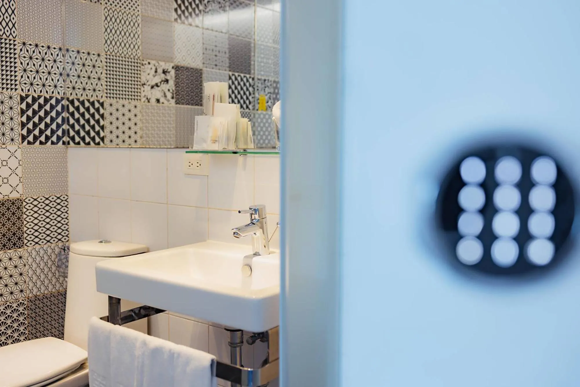 苓旅松山館 Lininn Tapei Arena