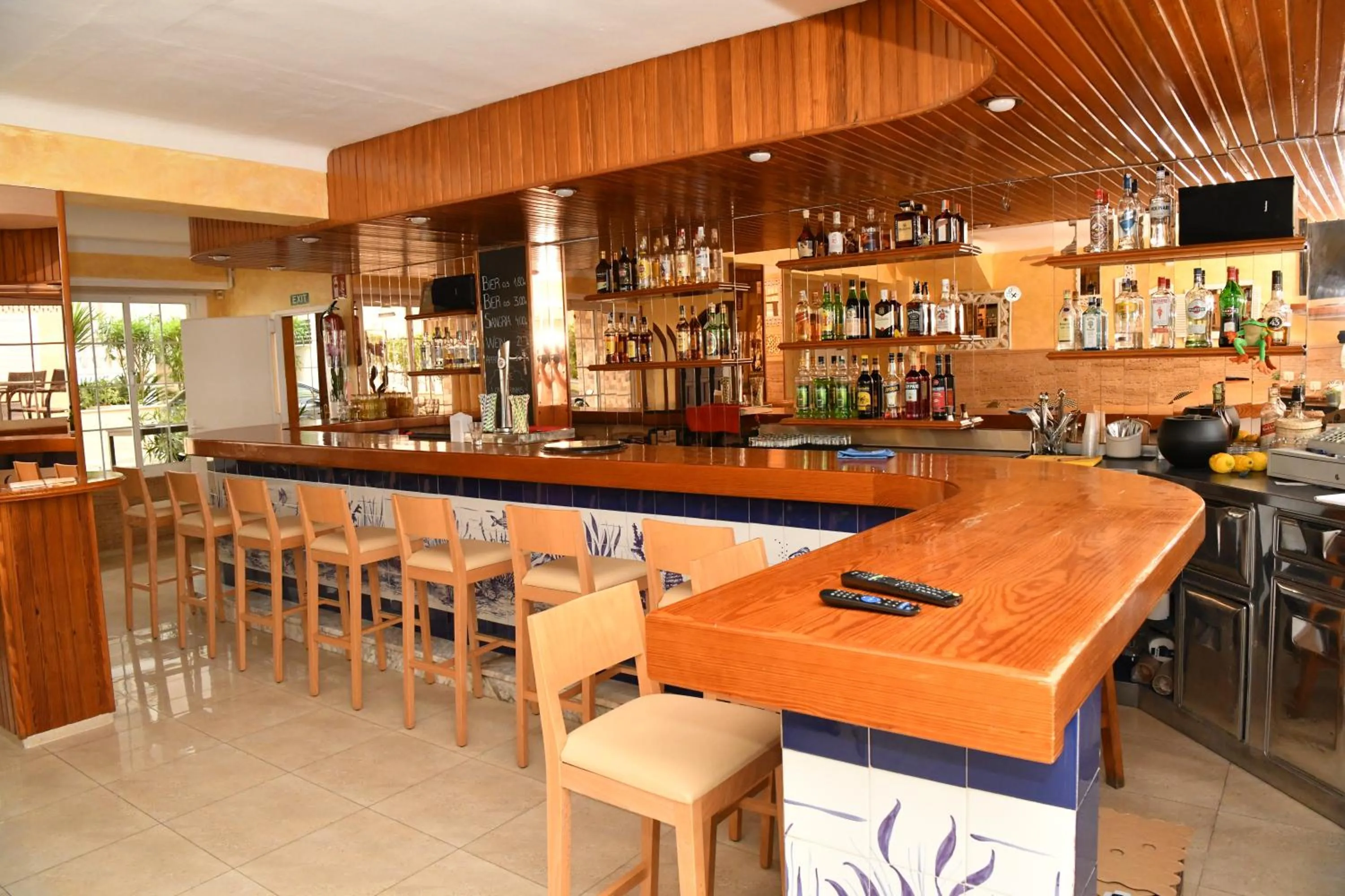 Lounge or bar in Hotel Vista Sol Cala Rajada