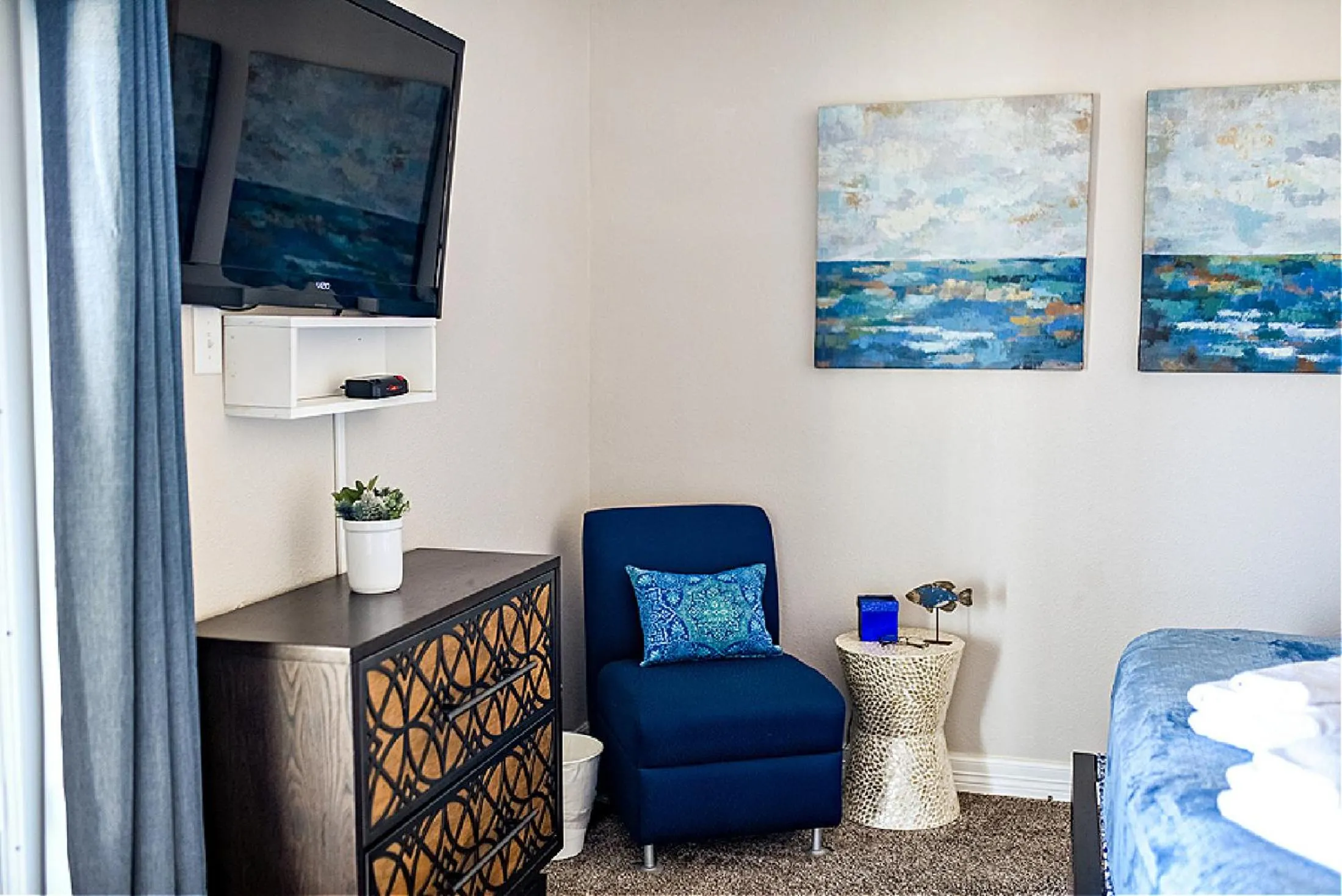 Bed in Bay Front Home with Spectacular Sunrise Views