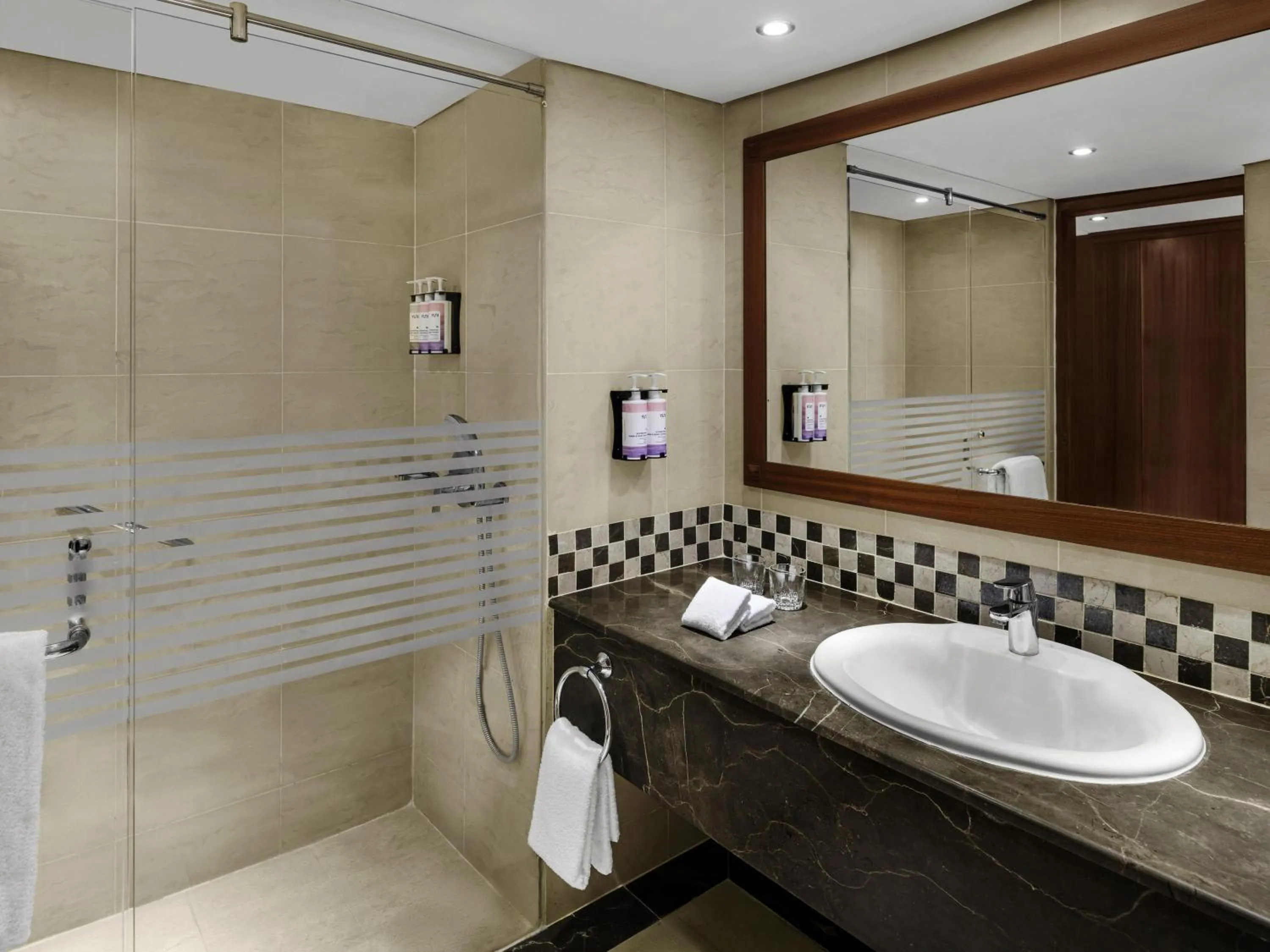 Bedroom in Mövenpick Hotel Karachi