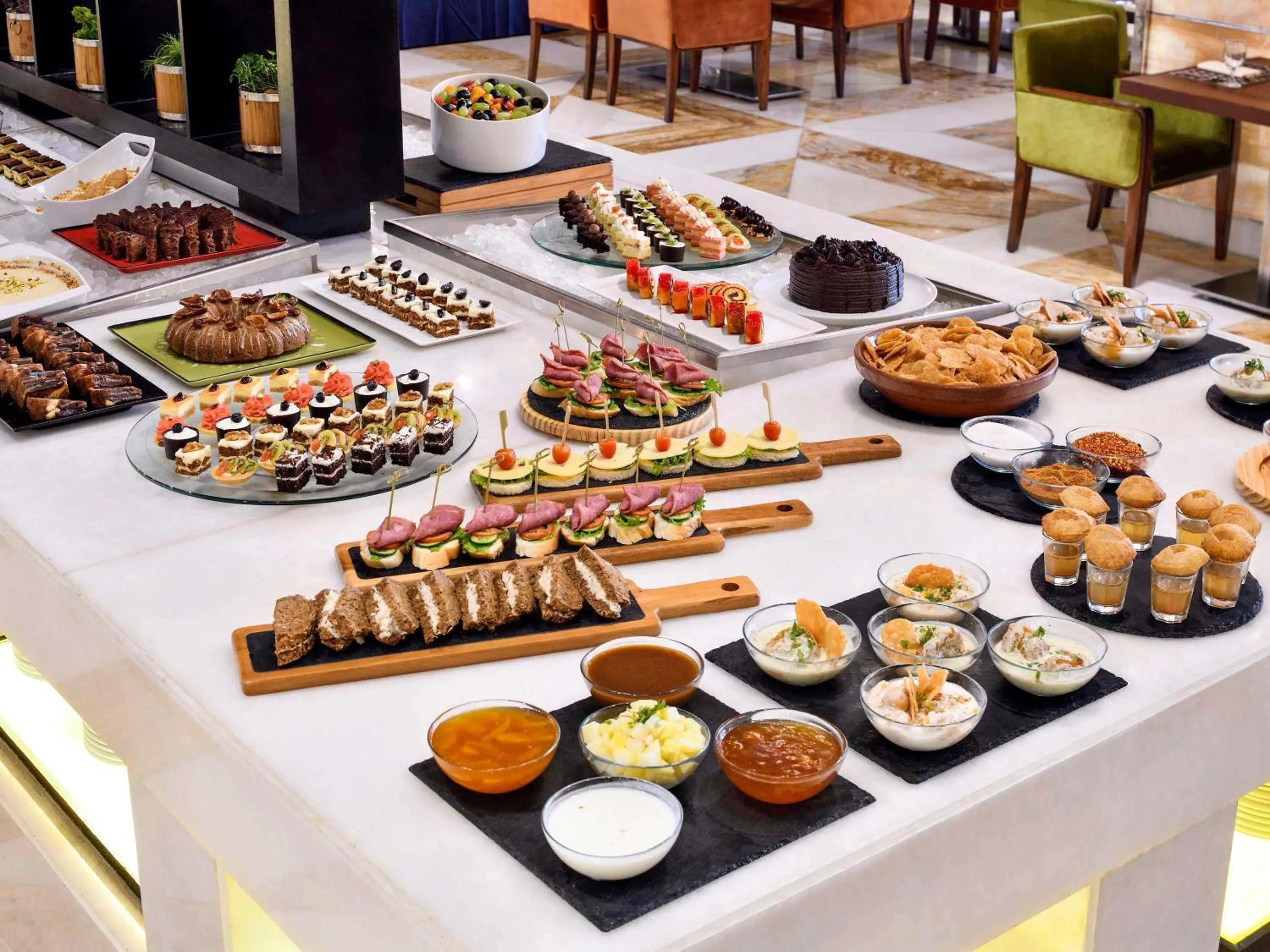 Restaurant/places to eat in Mövenpick Hotel Karachi