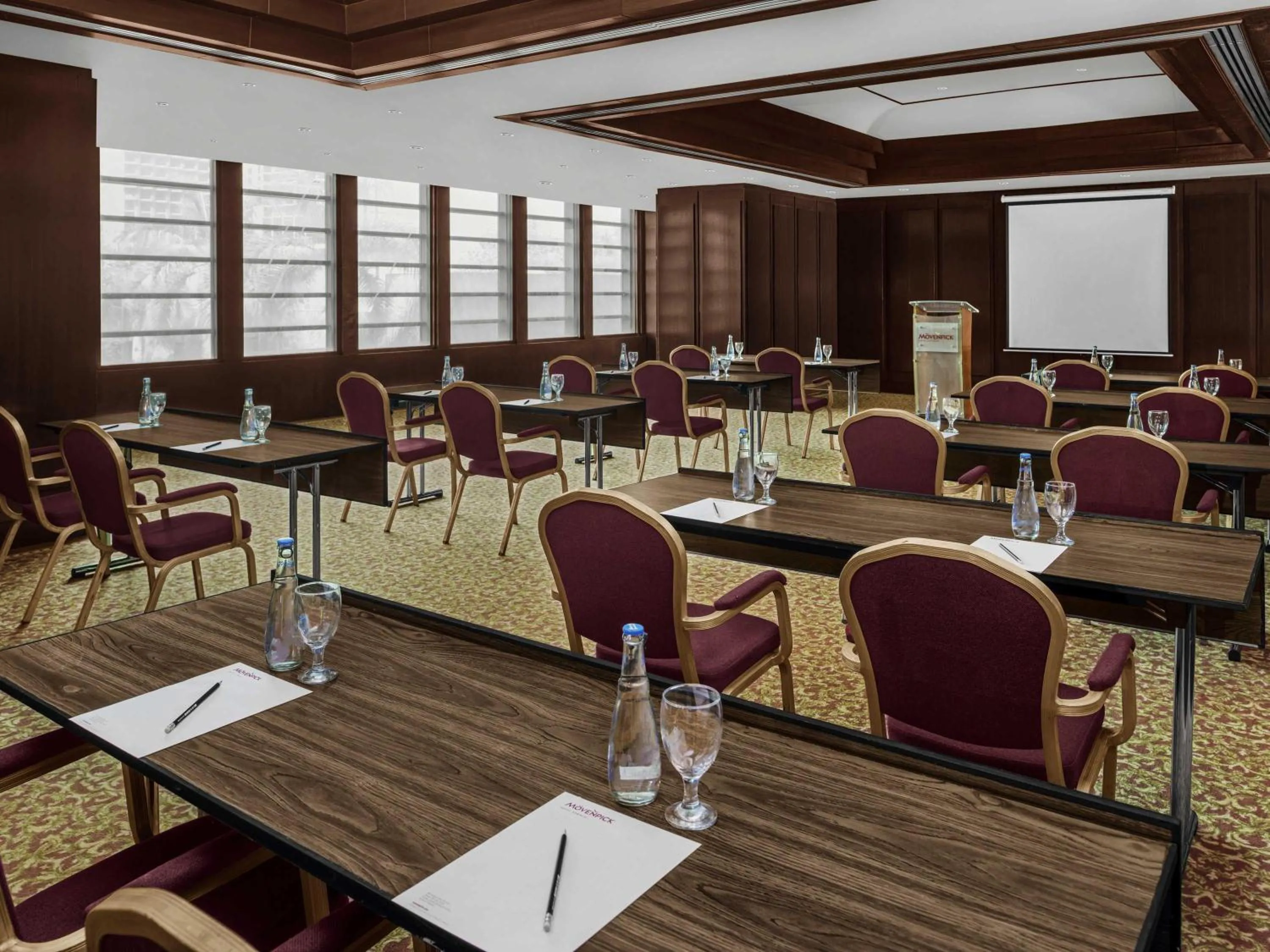 Meeting/conference room in Mövenpick Hotel Karachi