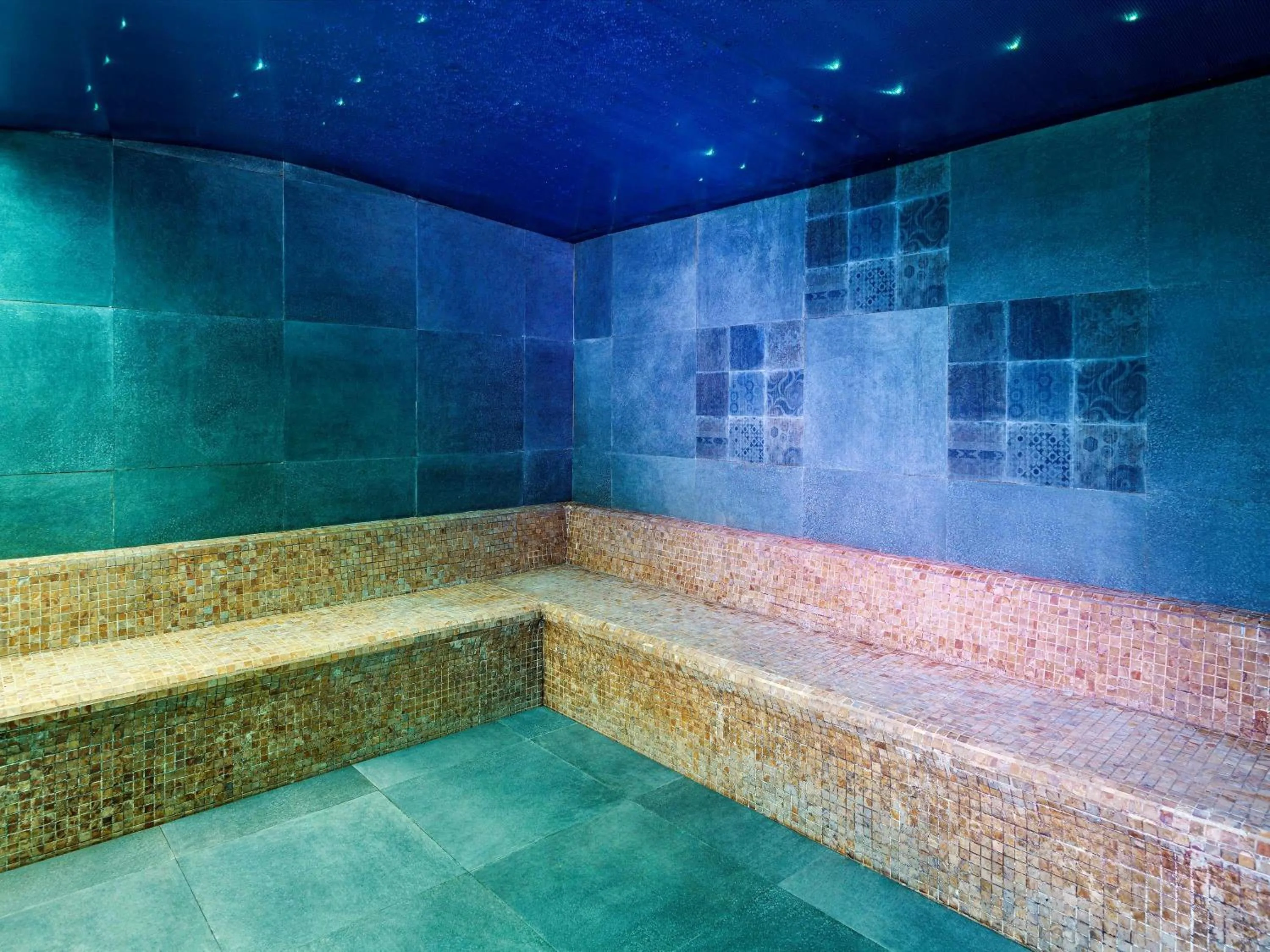 Spa and wellness centre/facilities in Mövenpick Hotel Karachi