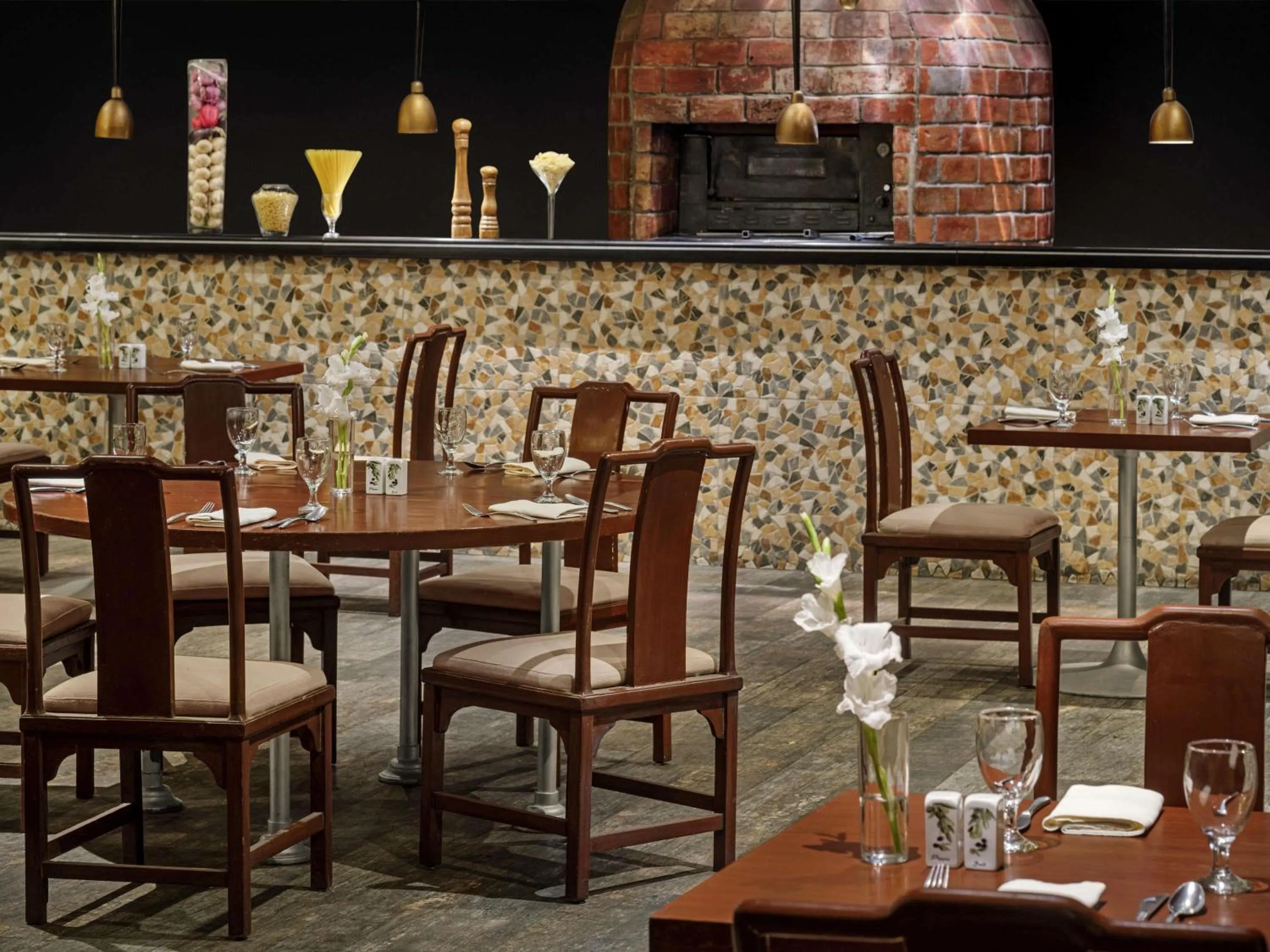 Restaurant/places to eat in Mövenpick Hotel Karachi