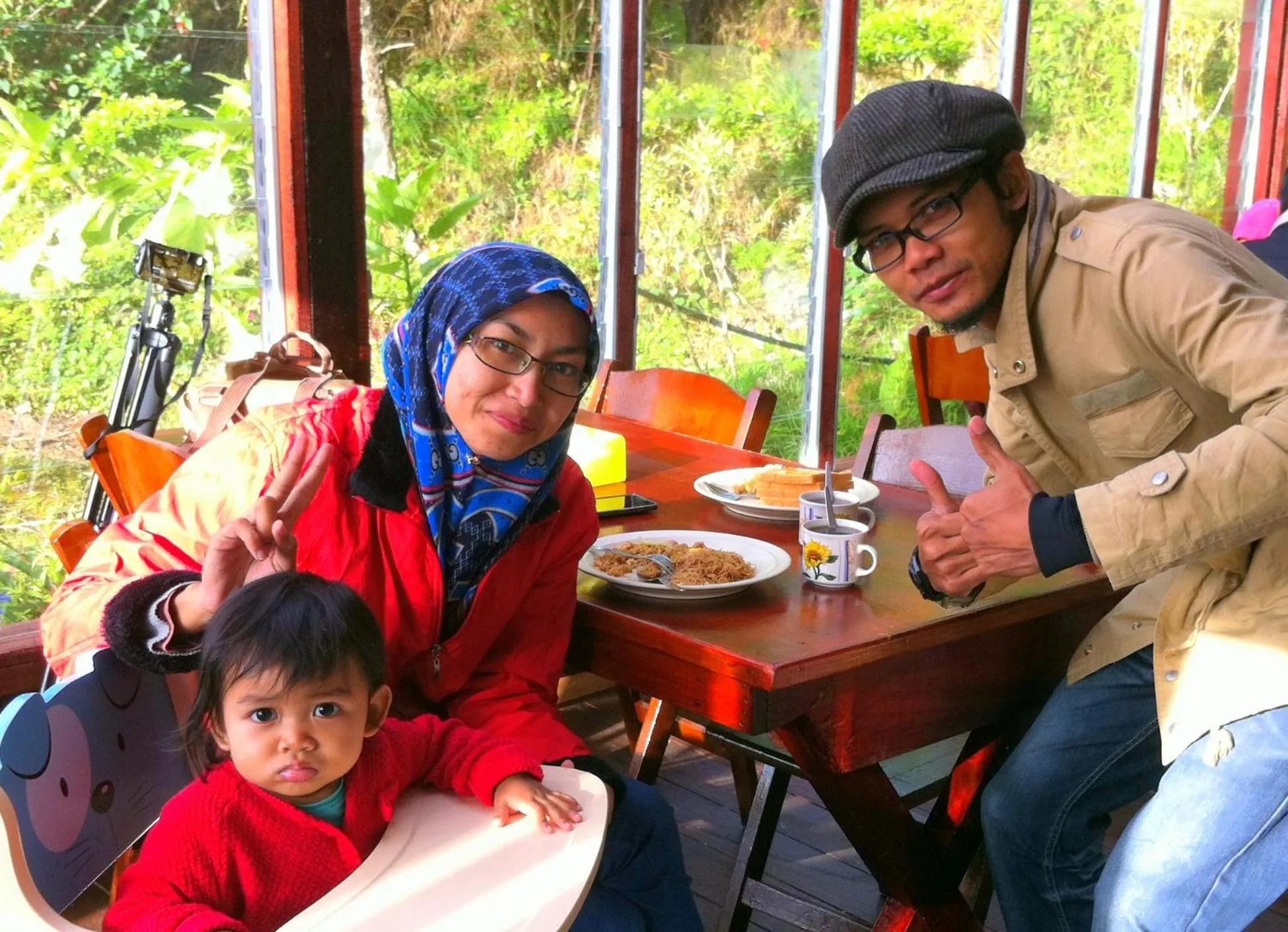 Restaurant/places to eat in Mile 36 Lodge