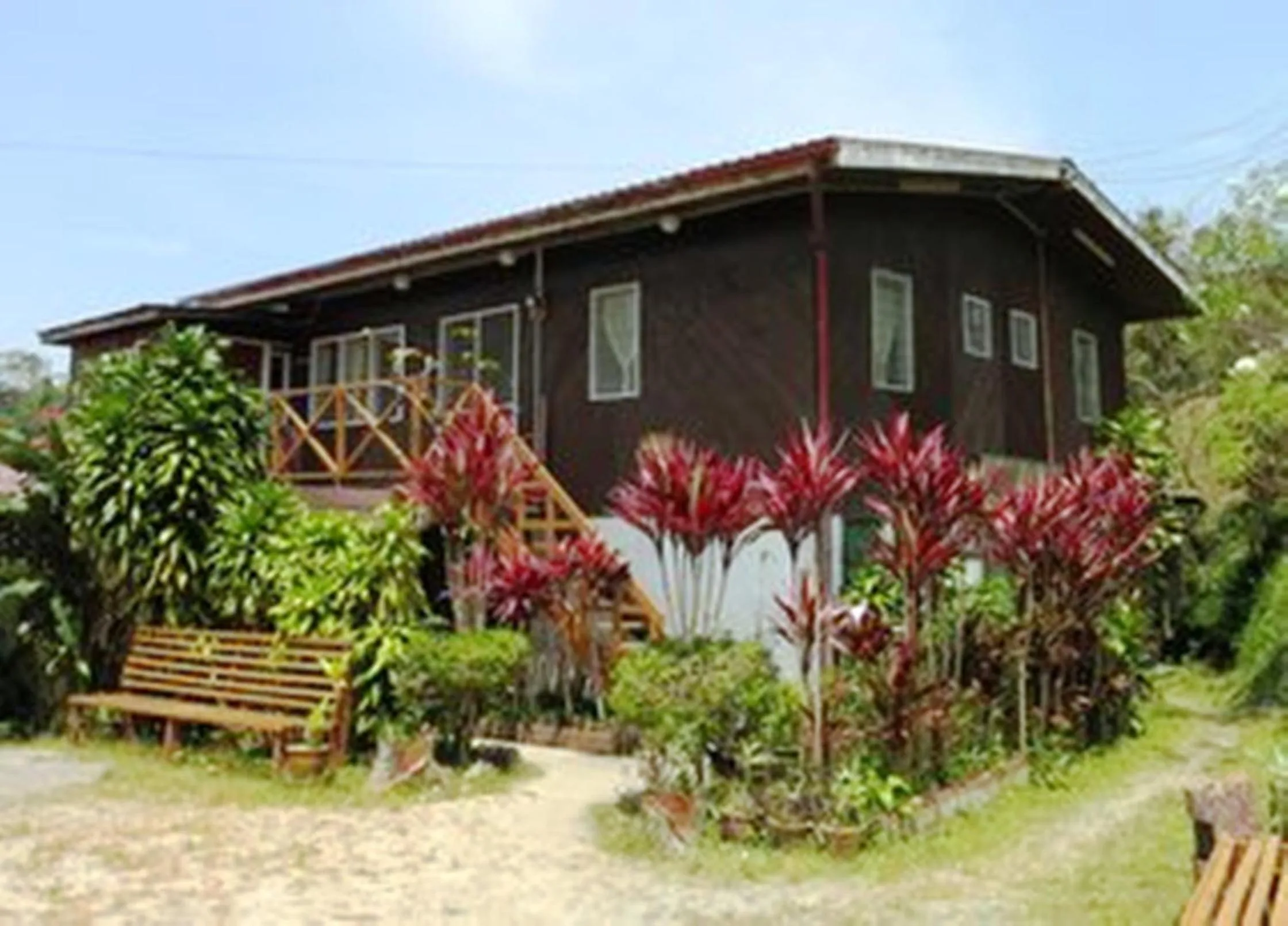 Facade/entrance in Mile 36 Lodge