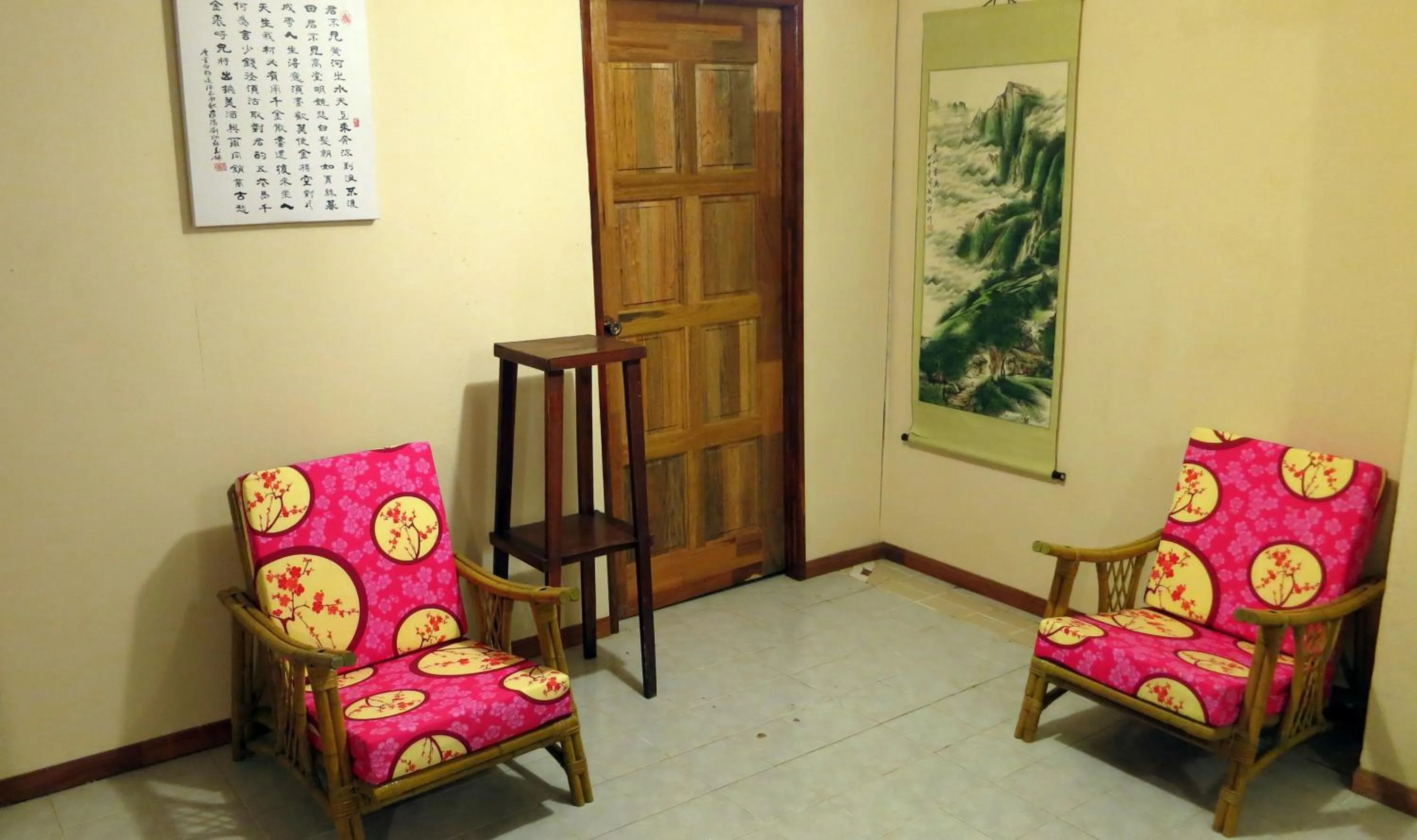 Restaurant/places to eat in Mile 36 Lodge