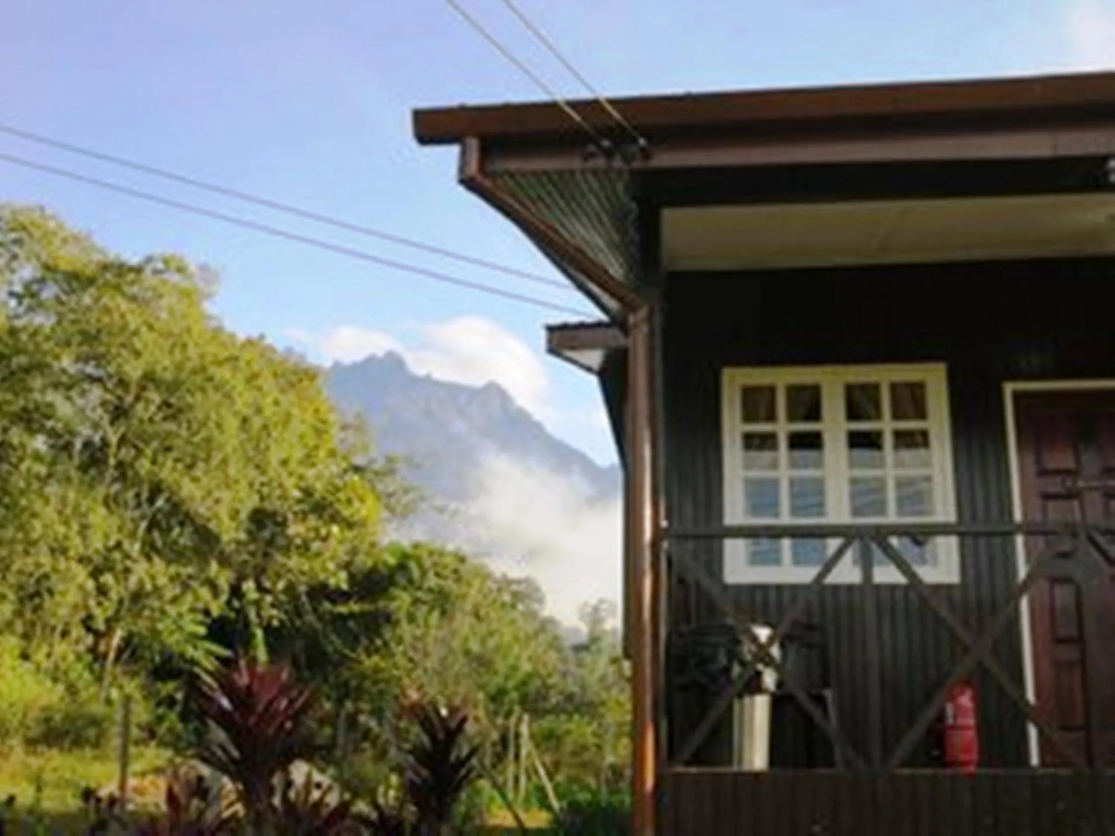 Facade/entrance in Mile 36 Lodge