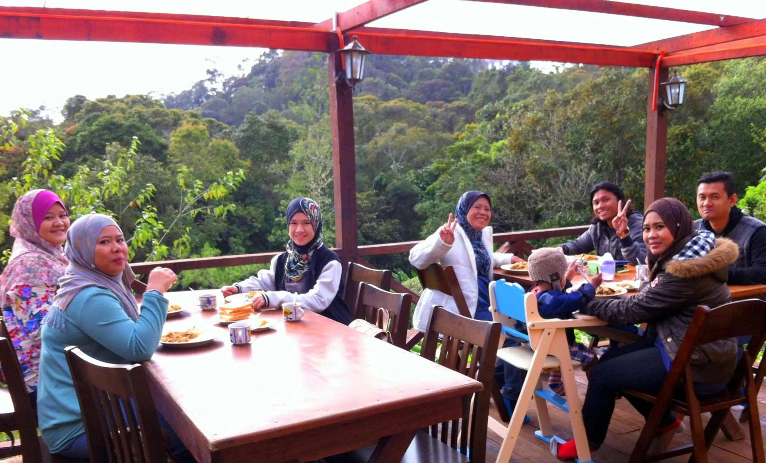 Restaurant/places to eat in Mile 36 Lodge