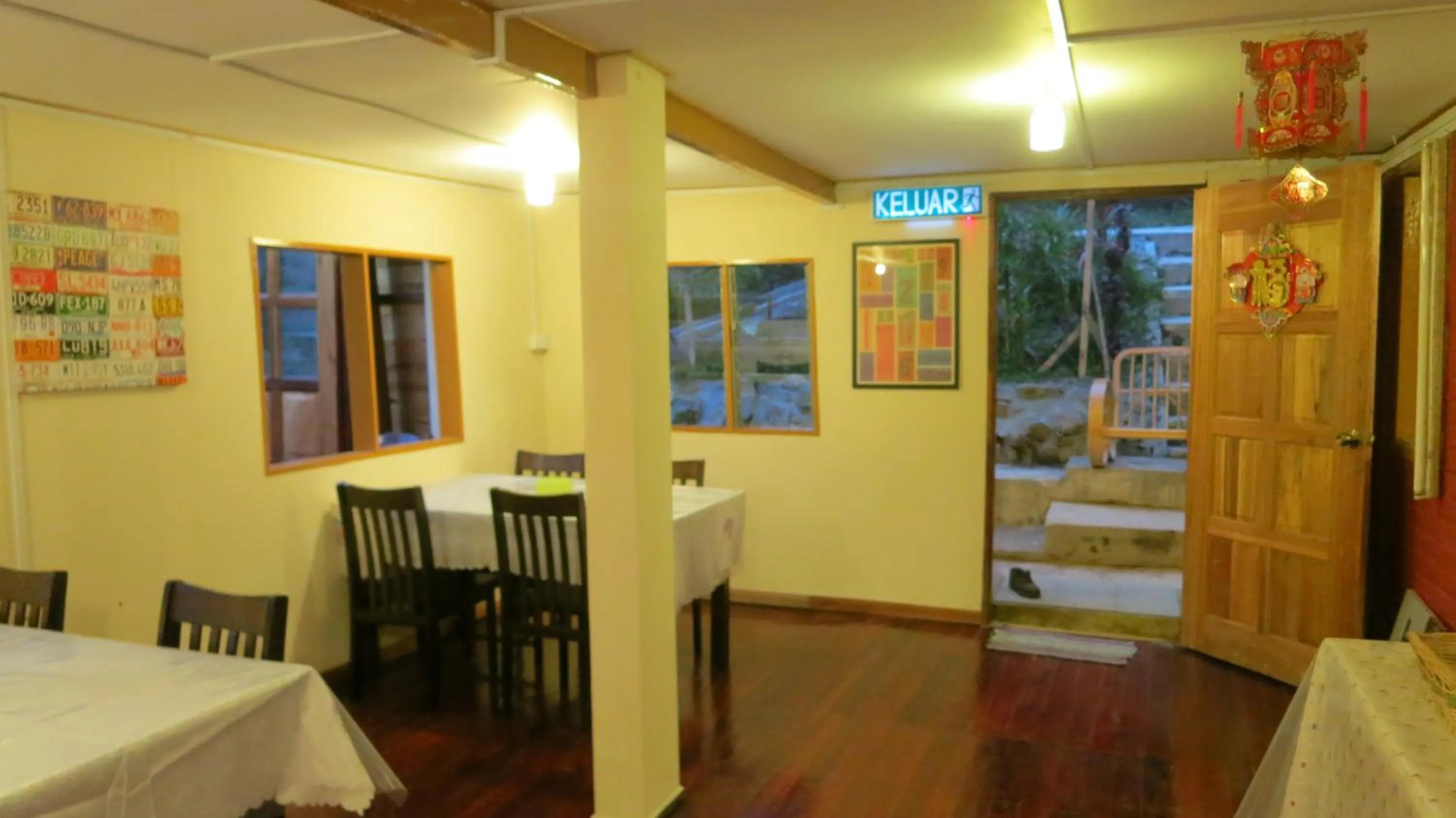 Restaurant/places to eat in Mile 36 Lodge