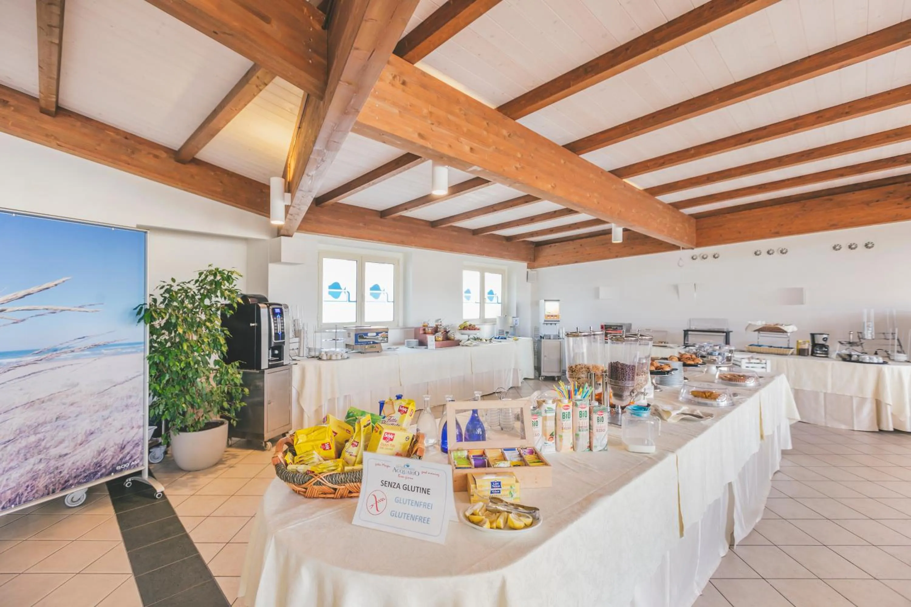 Breakfast in Hotel Acquario