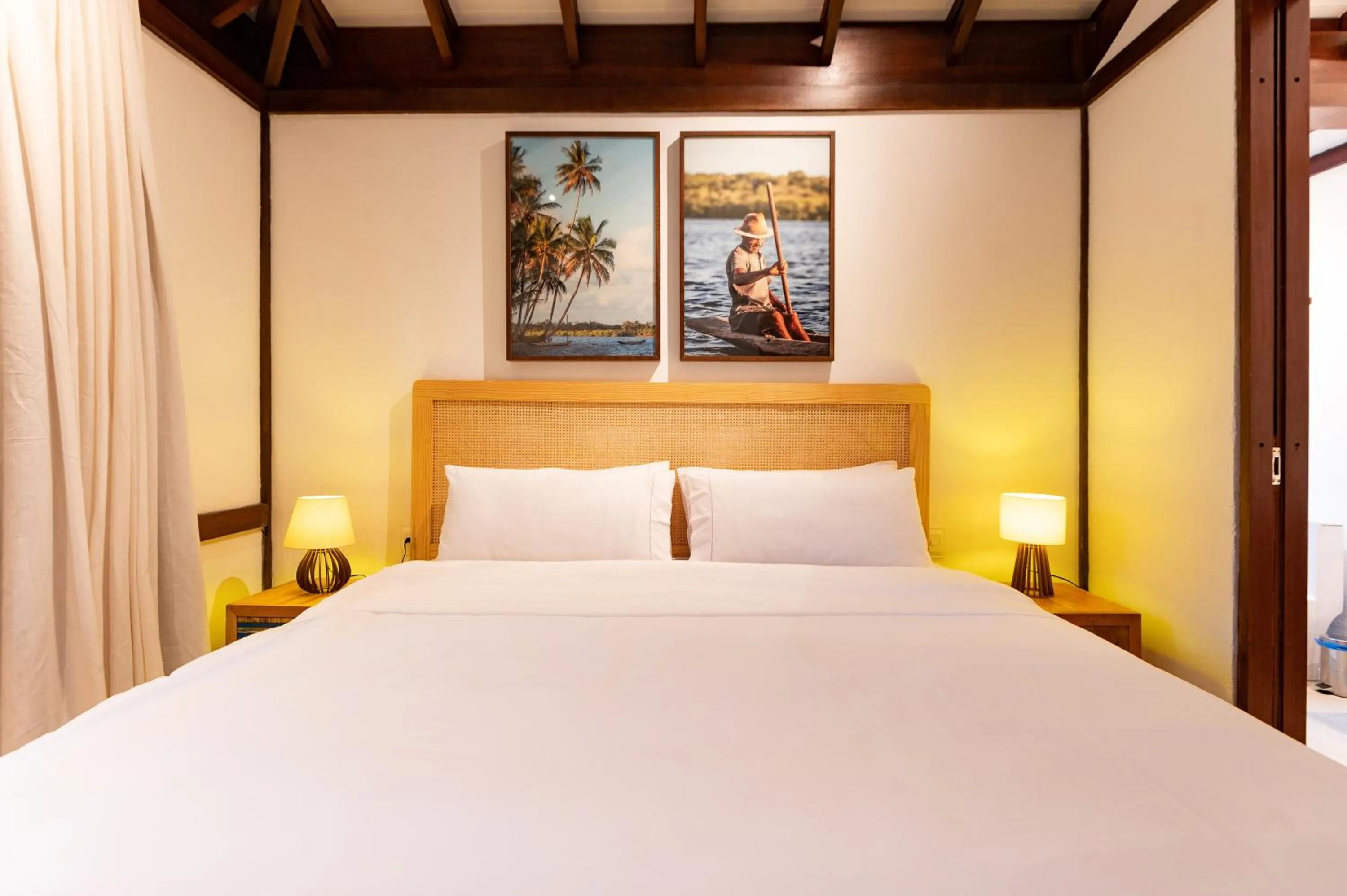 Bed in Colibri Beach Villas