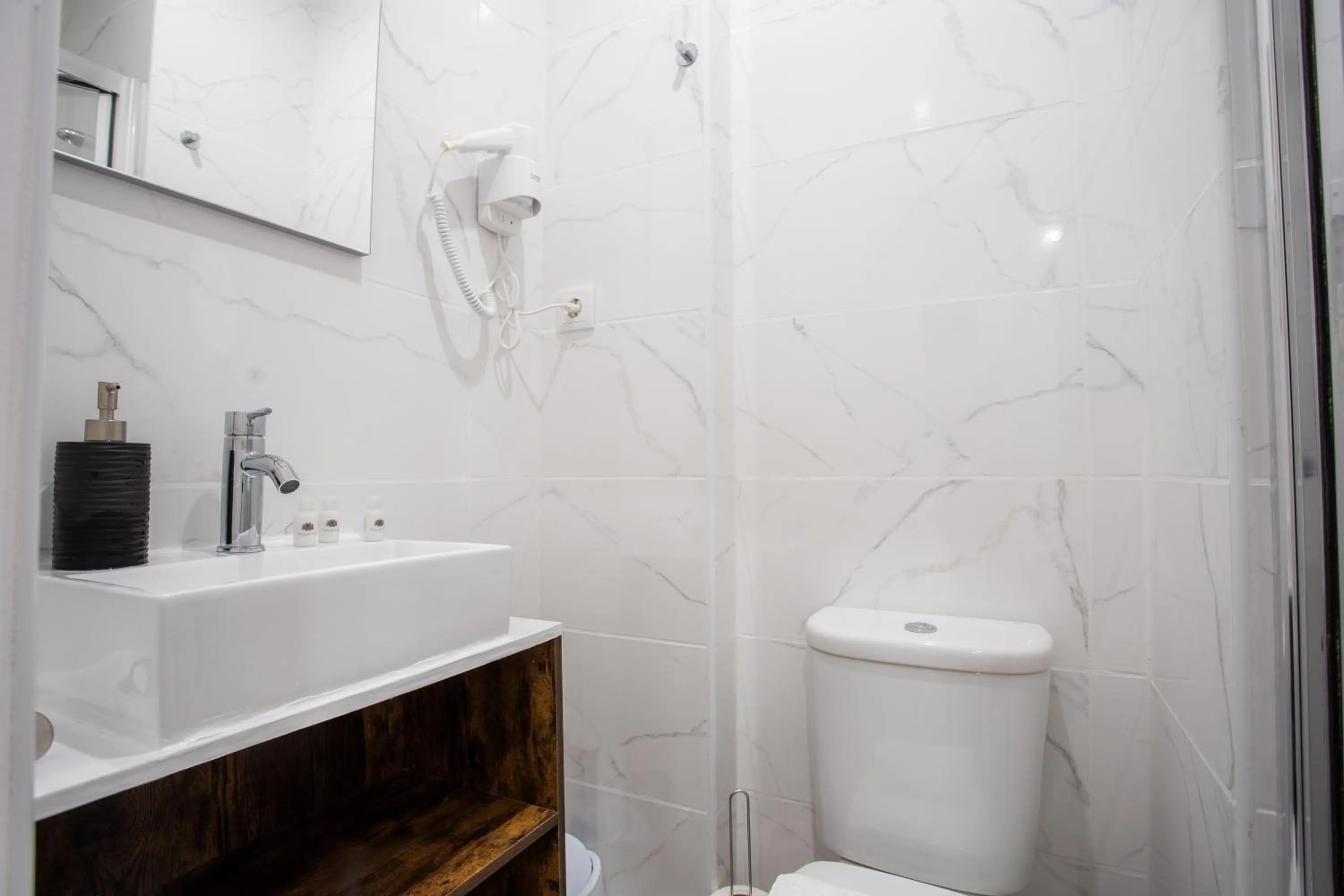 Shower in COIMBRA CITY CHARM