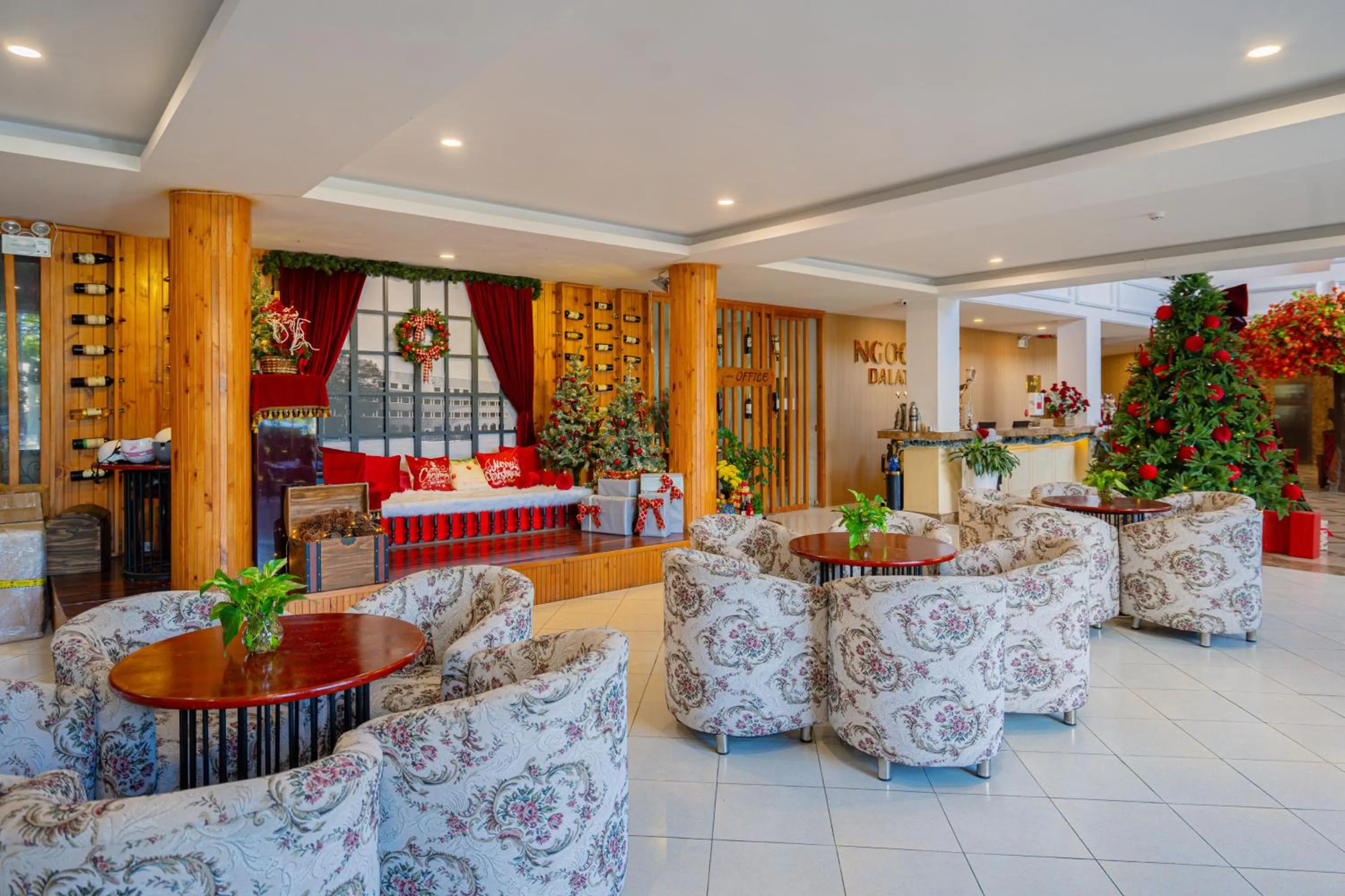 concierge in Ngoc Phat Dalat Hotel