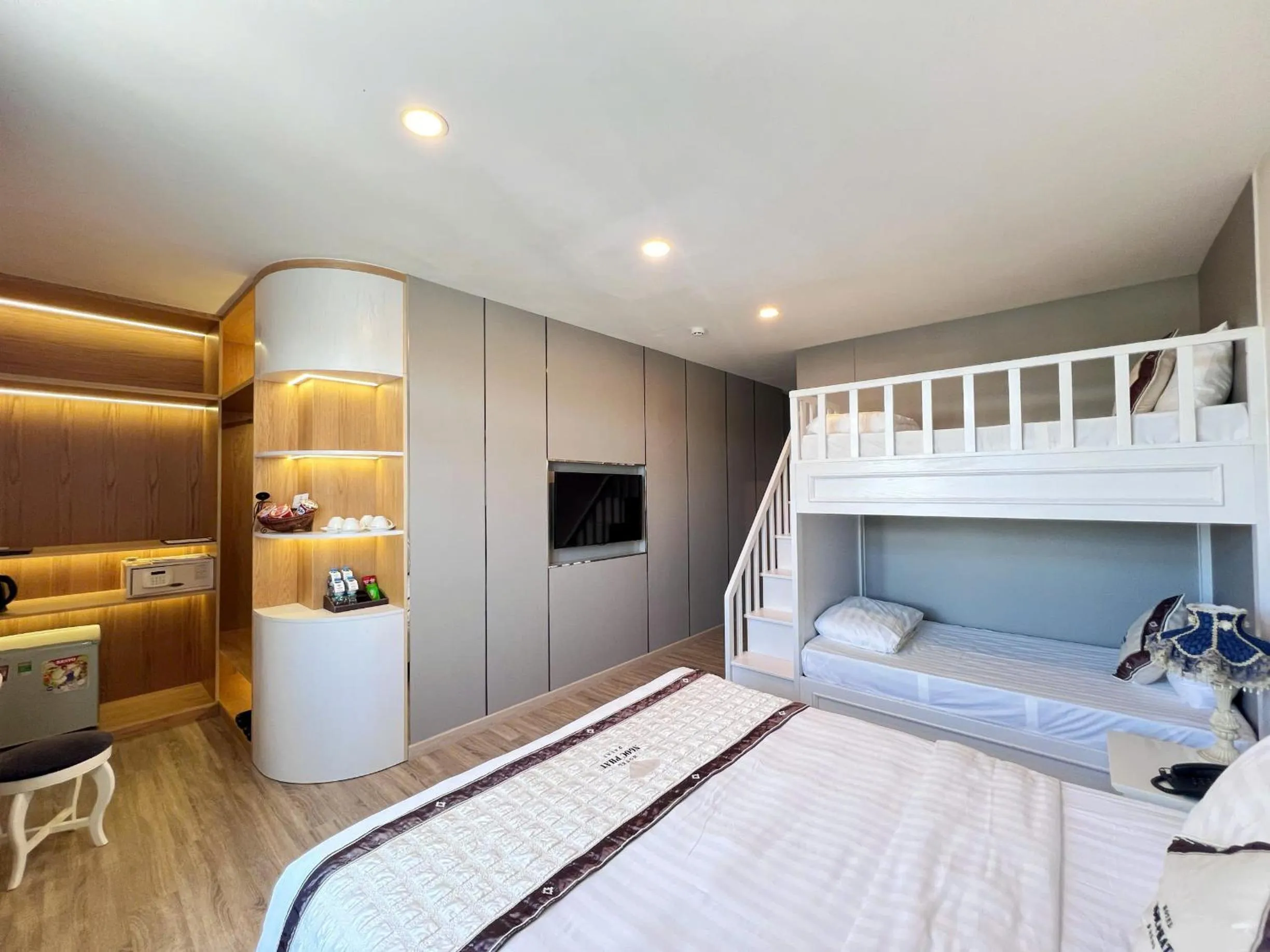 Photo of the whole room, Bed in Ngoc Phat Dalat Hotel