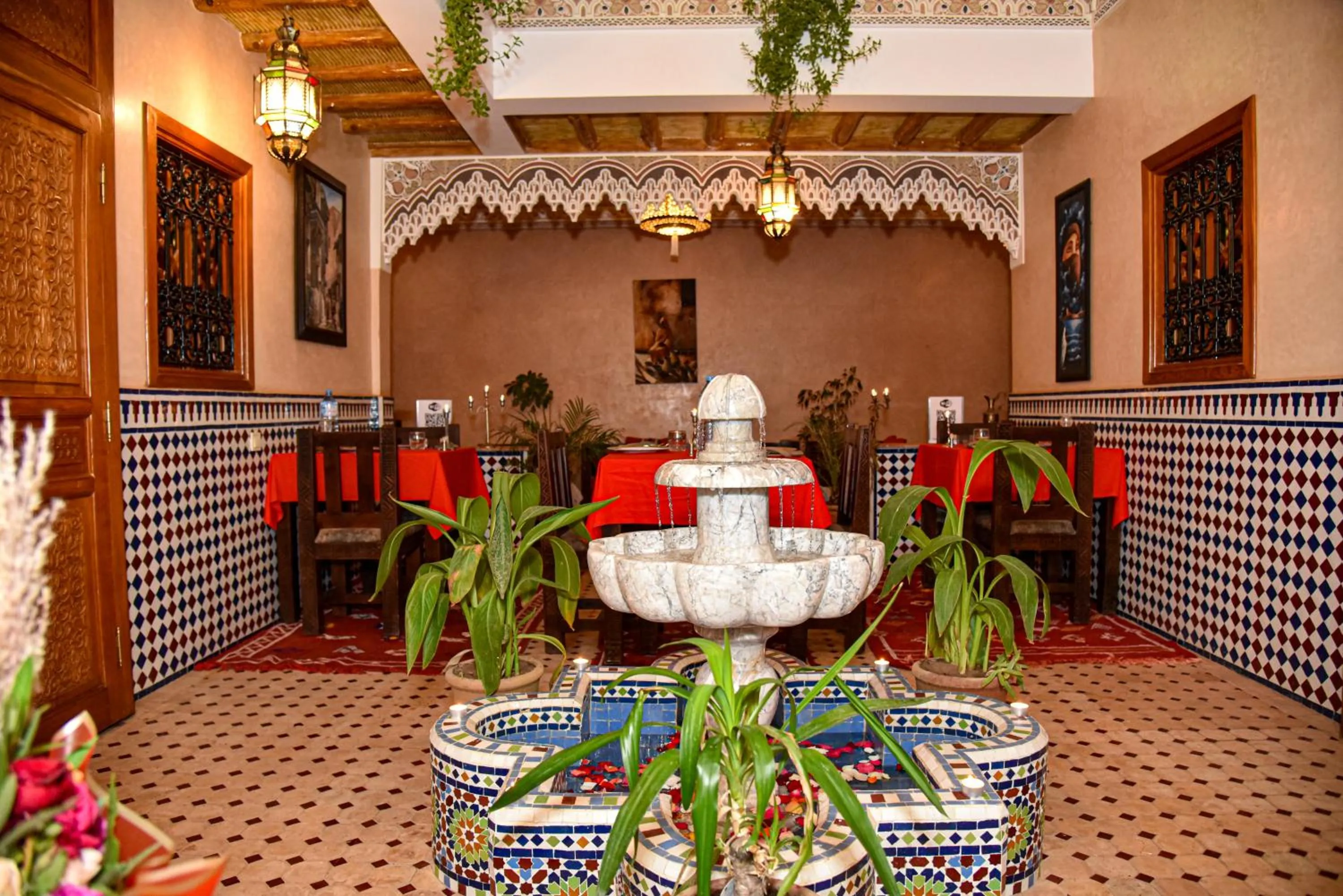 Restaurant/places to eat in Riad ZANOUBA