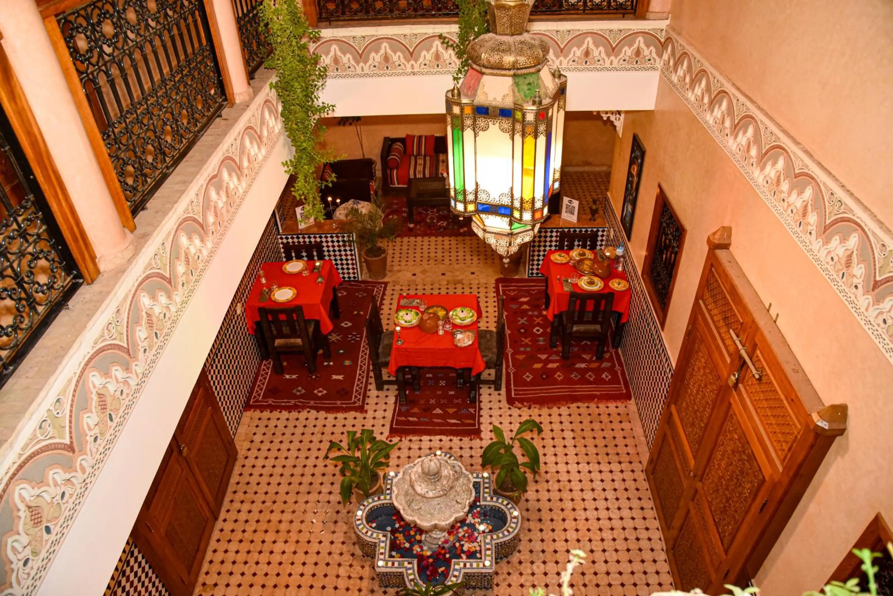 Restaurant/places to eat in Riad ZANOUBA