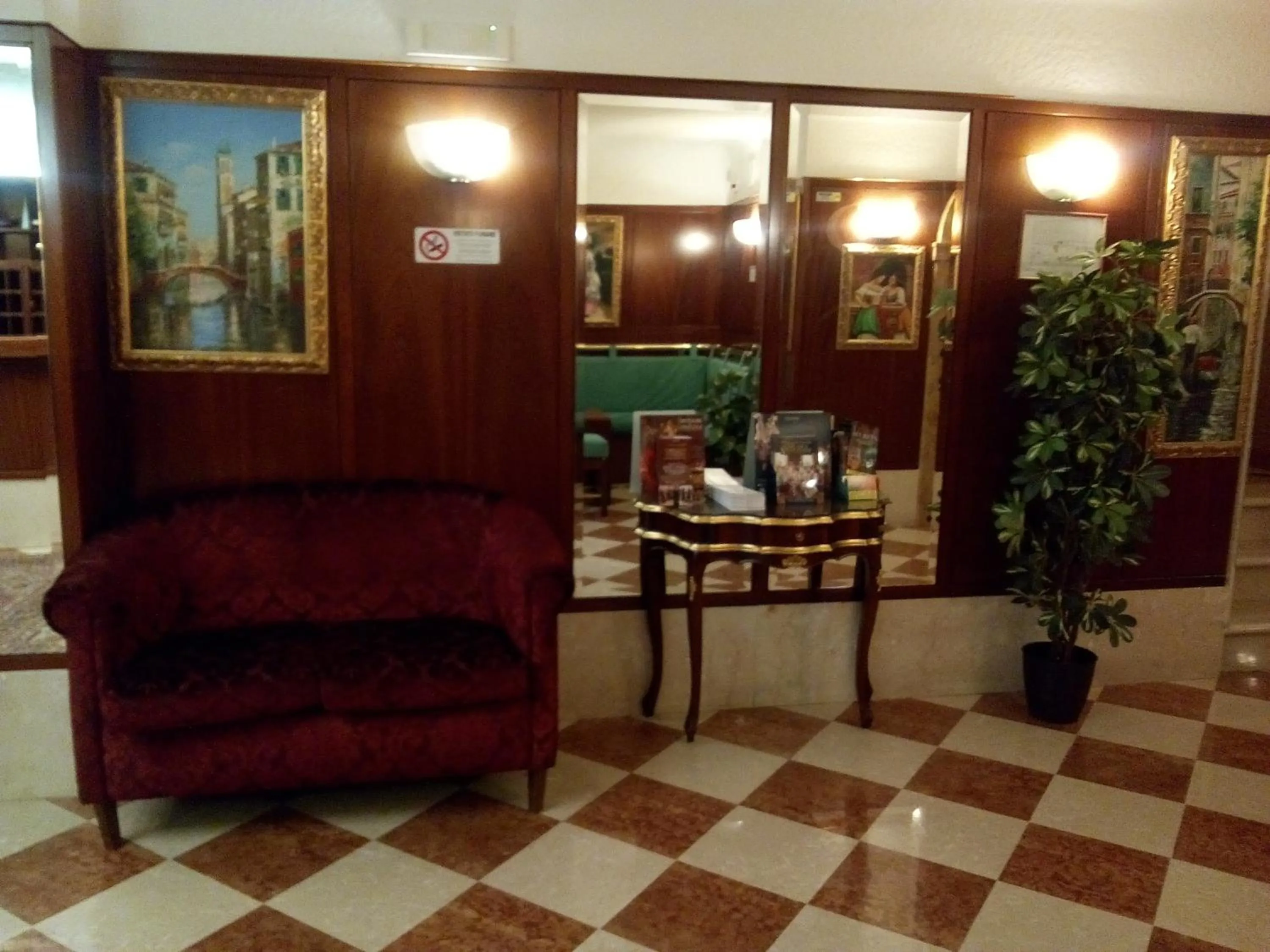 Lobby or reception in Hotel Diana