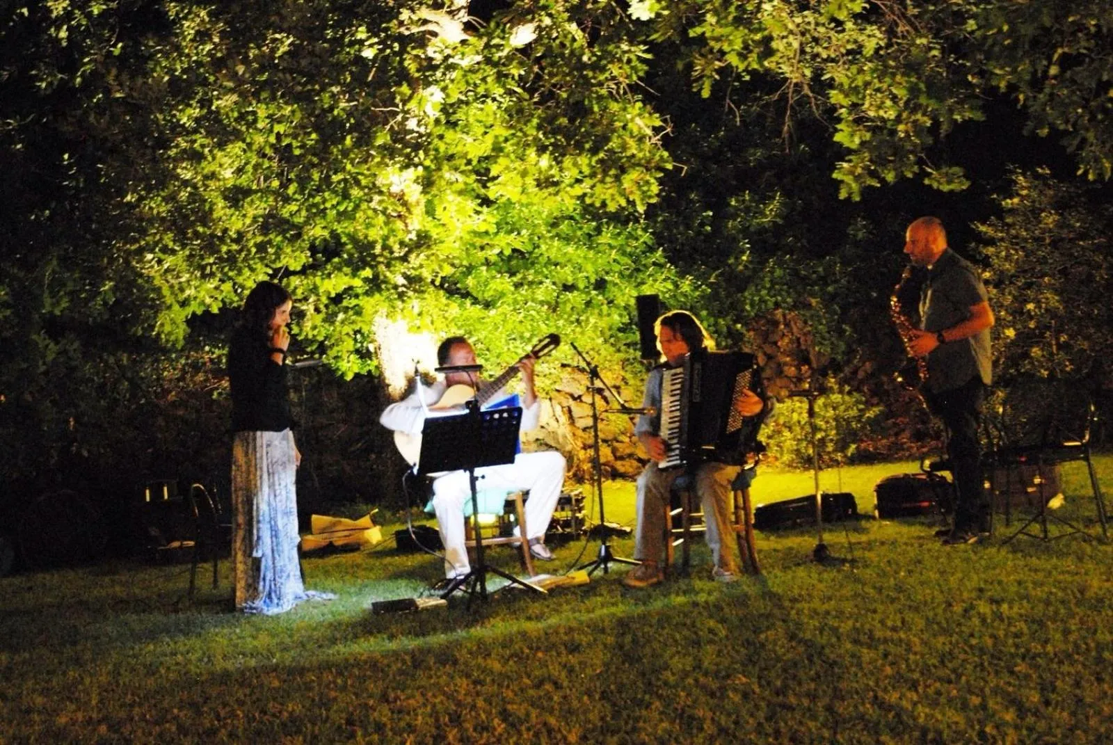 Evening entertainment in Bed and Breakfast Il Glicine