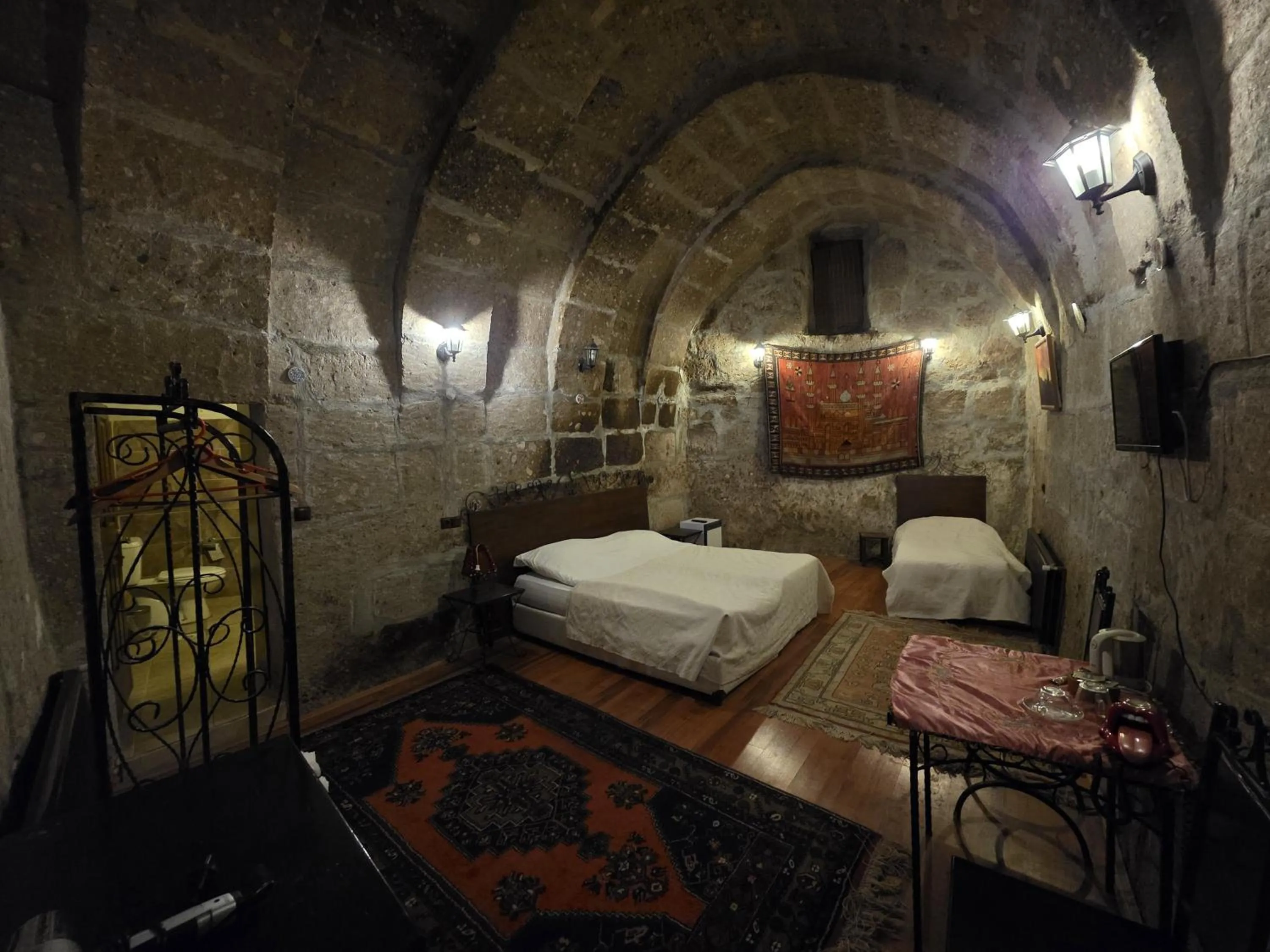 Photo of the whole room, Bed in Kapadokya Ihlara Konakları Otel Antik Konaklar