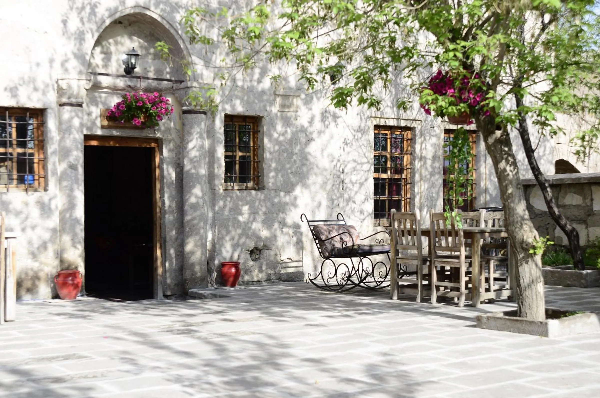 Inner courtyard view in Kapadokya Ihlara Konakları Otel Antik Konaklar