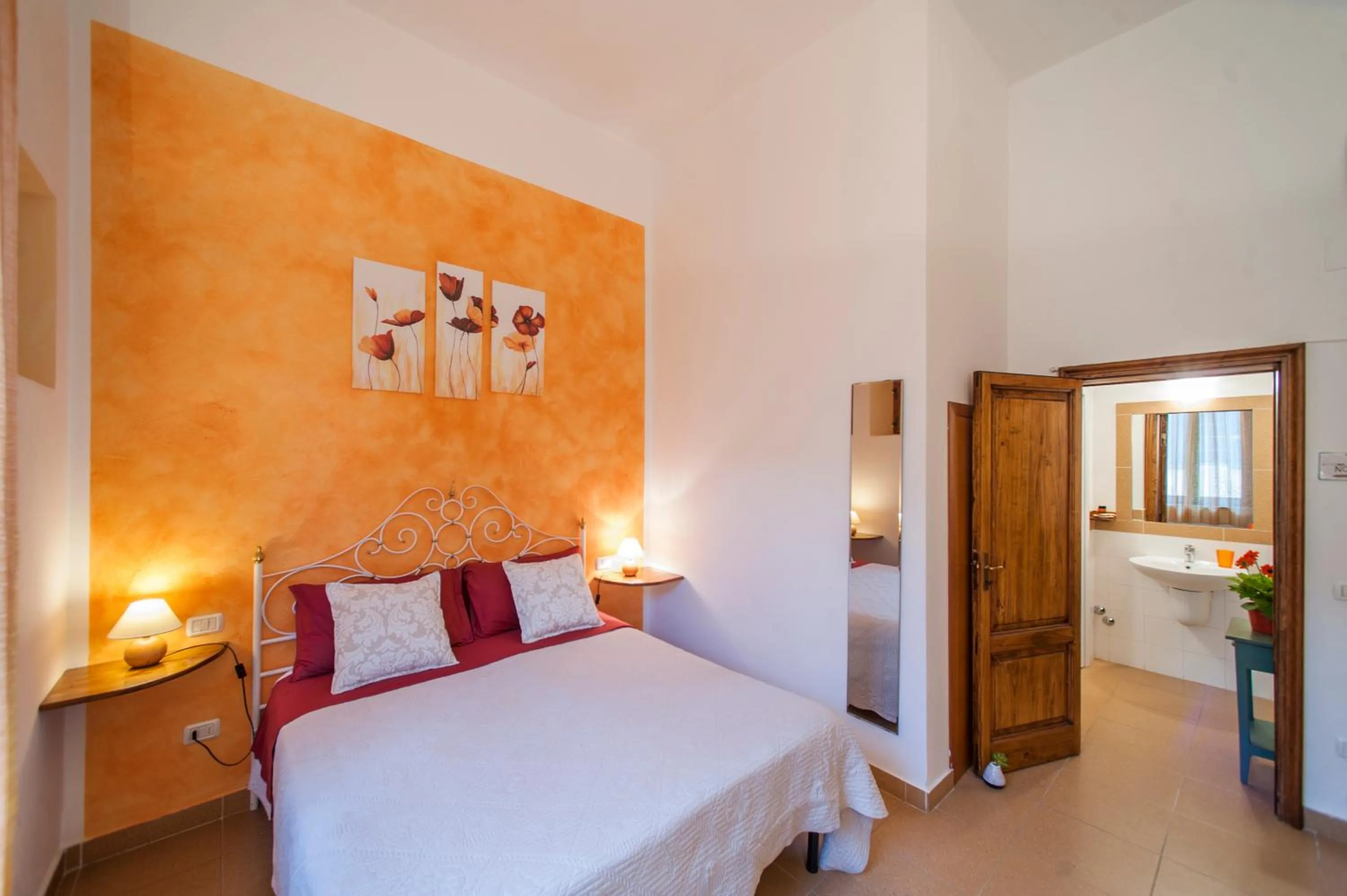 Bathroom, Bed in B&B La Coperta Ricamata