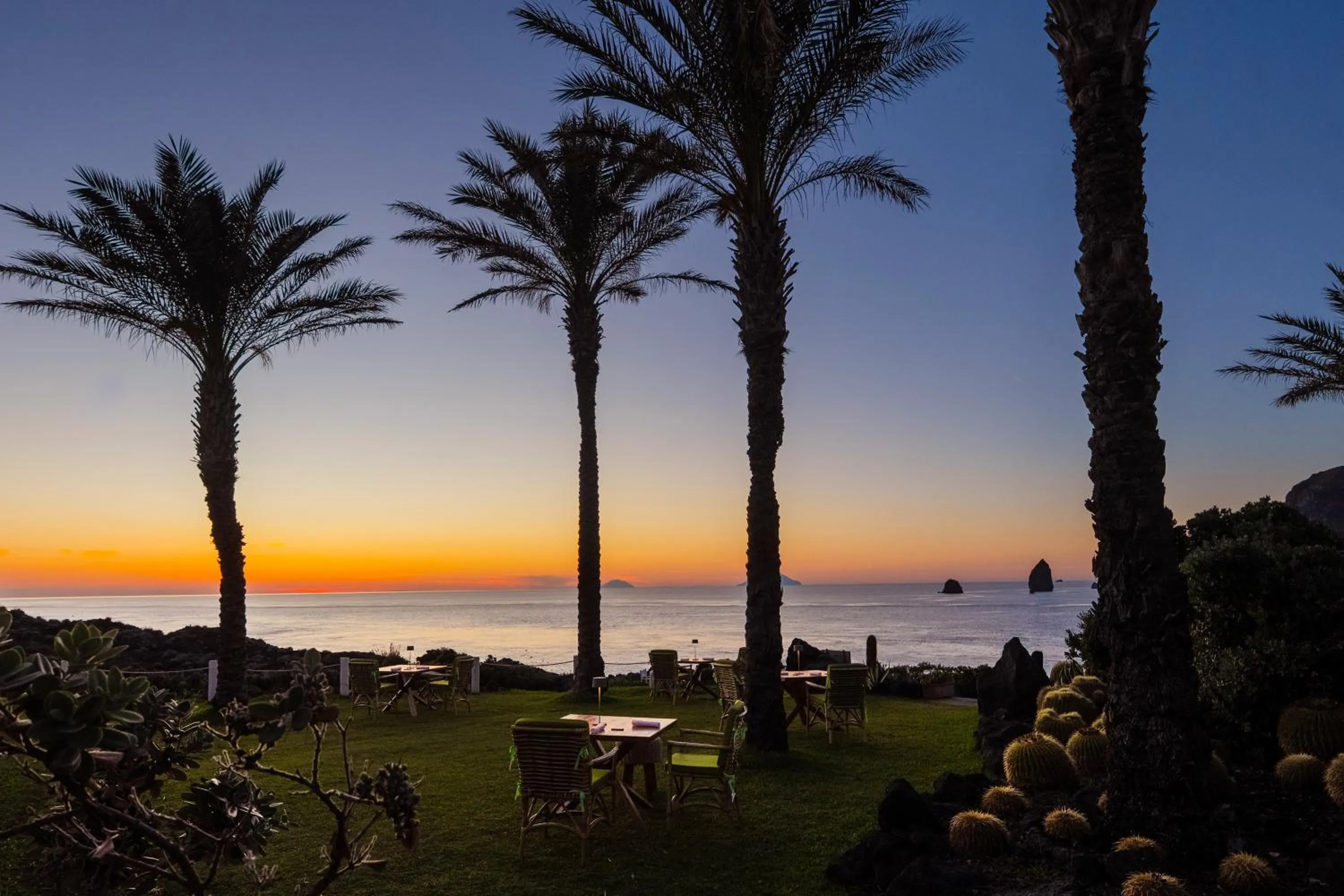 Restaurant/places to eat in Therasia Resort Sea and SPA - The Leading Hotels of the World