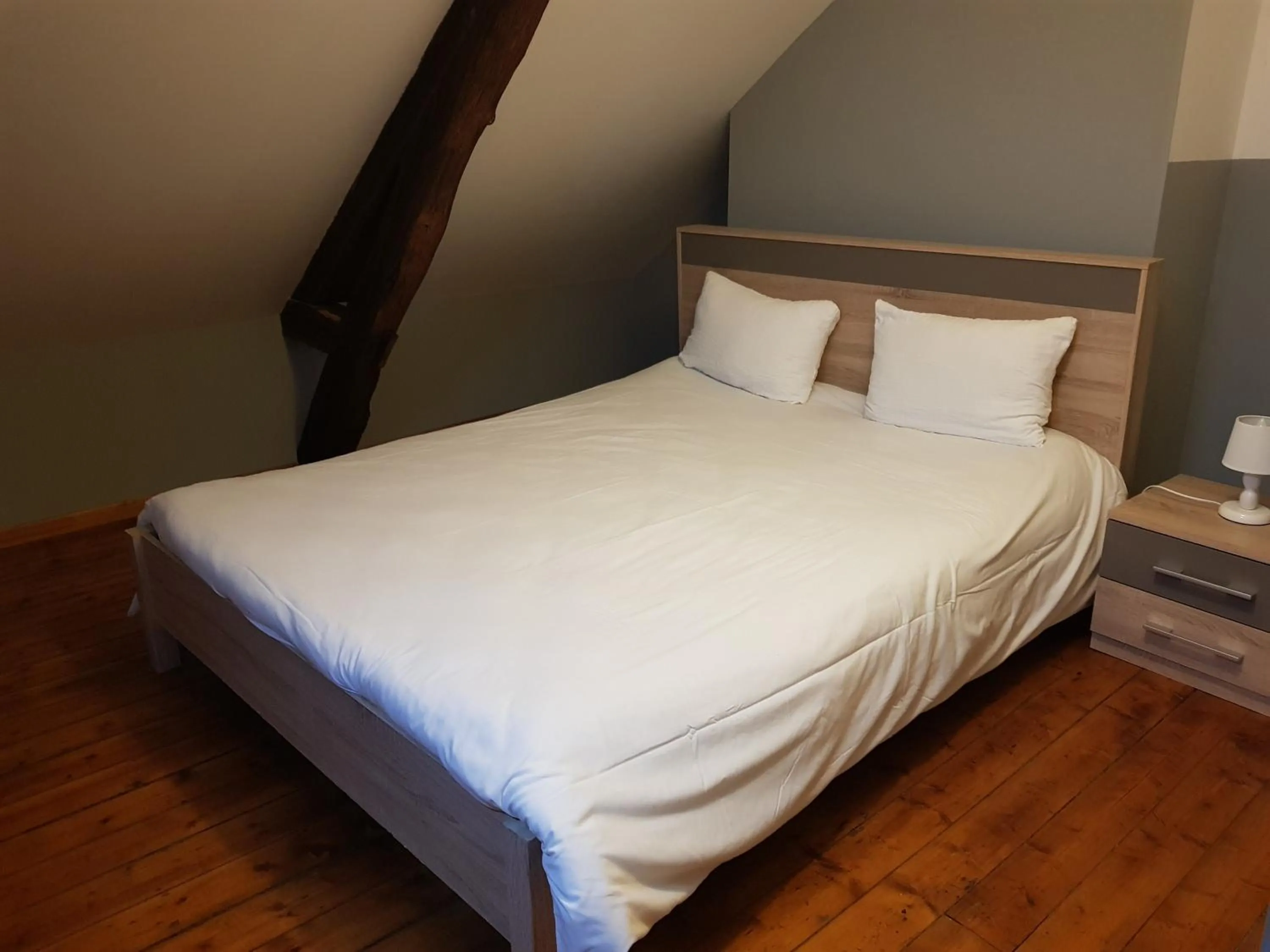 Bedroom, Bed in Appart'Hôtel de la Tour
