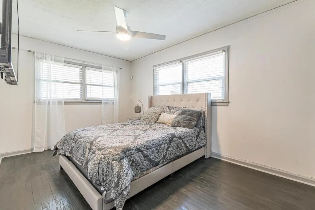 Bed in The Sweet Creek Luxurious Villas