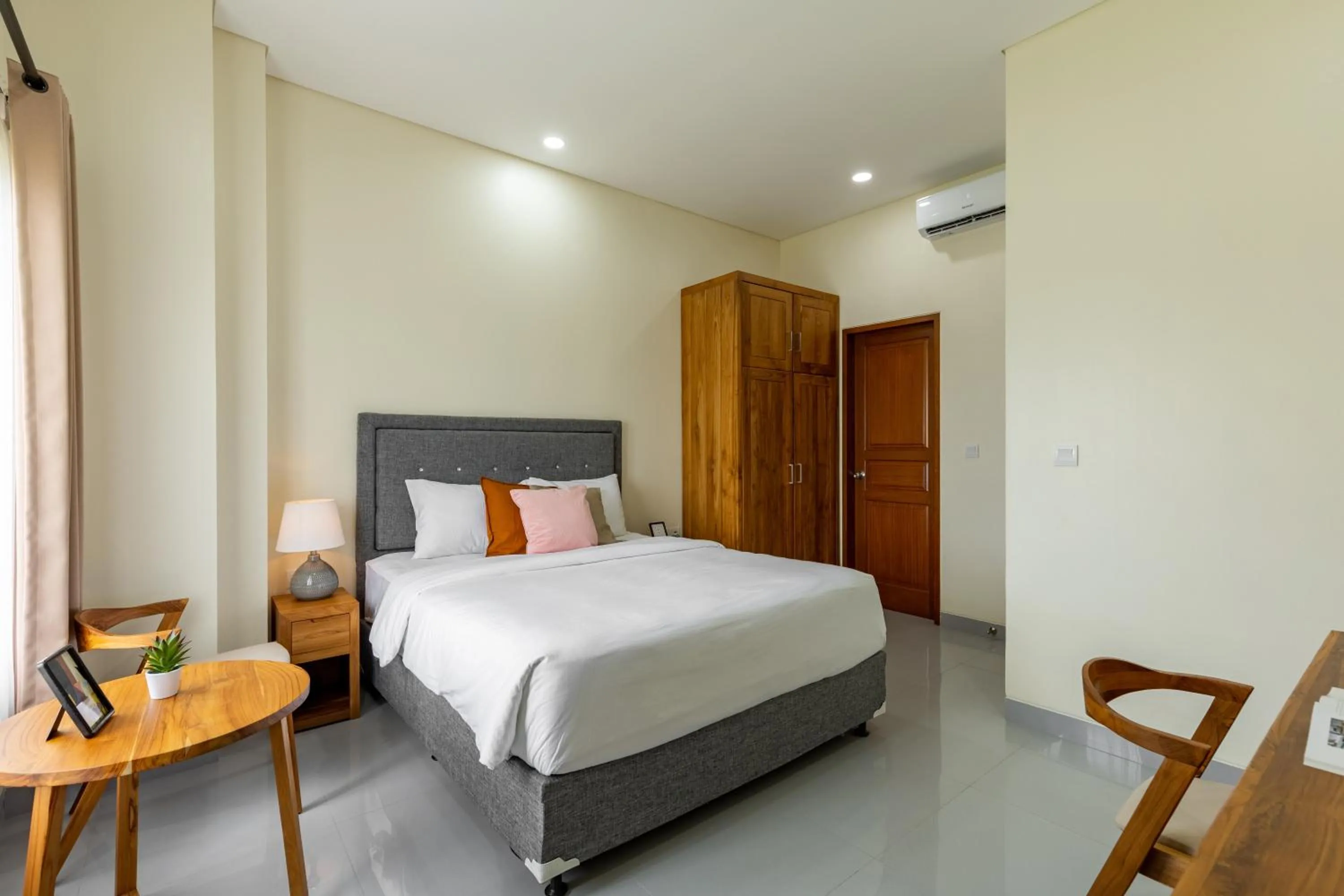 Bedroom, Bed in Cove Griya Elite I