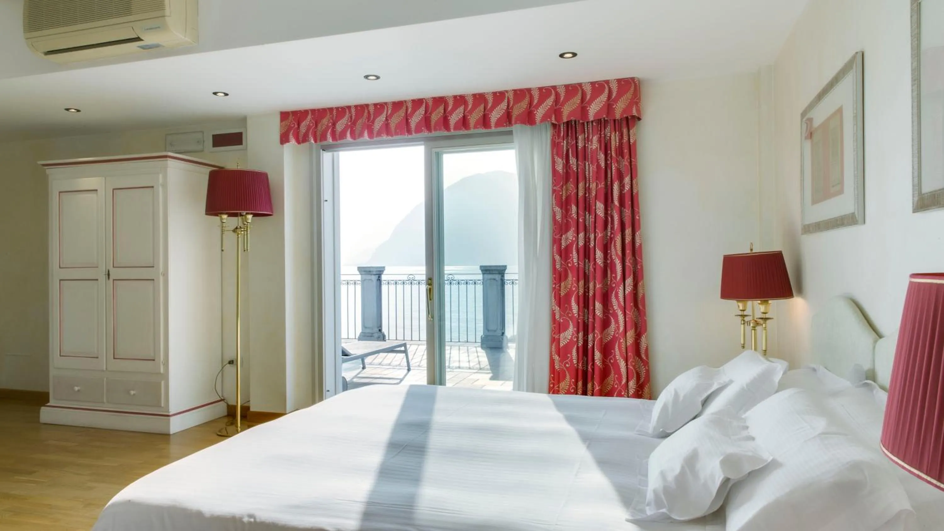 Day, Bed in Hotel Rivalago