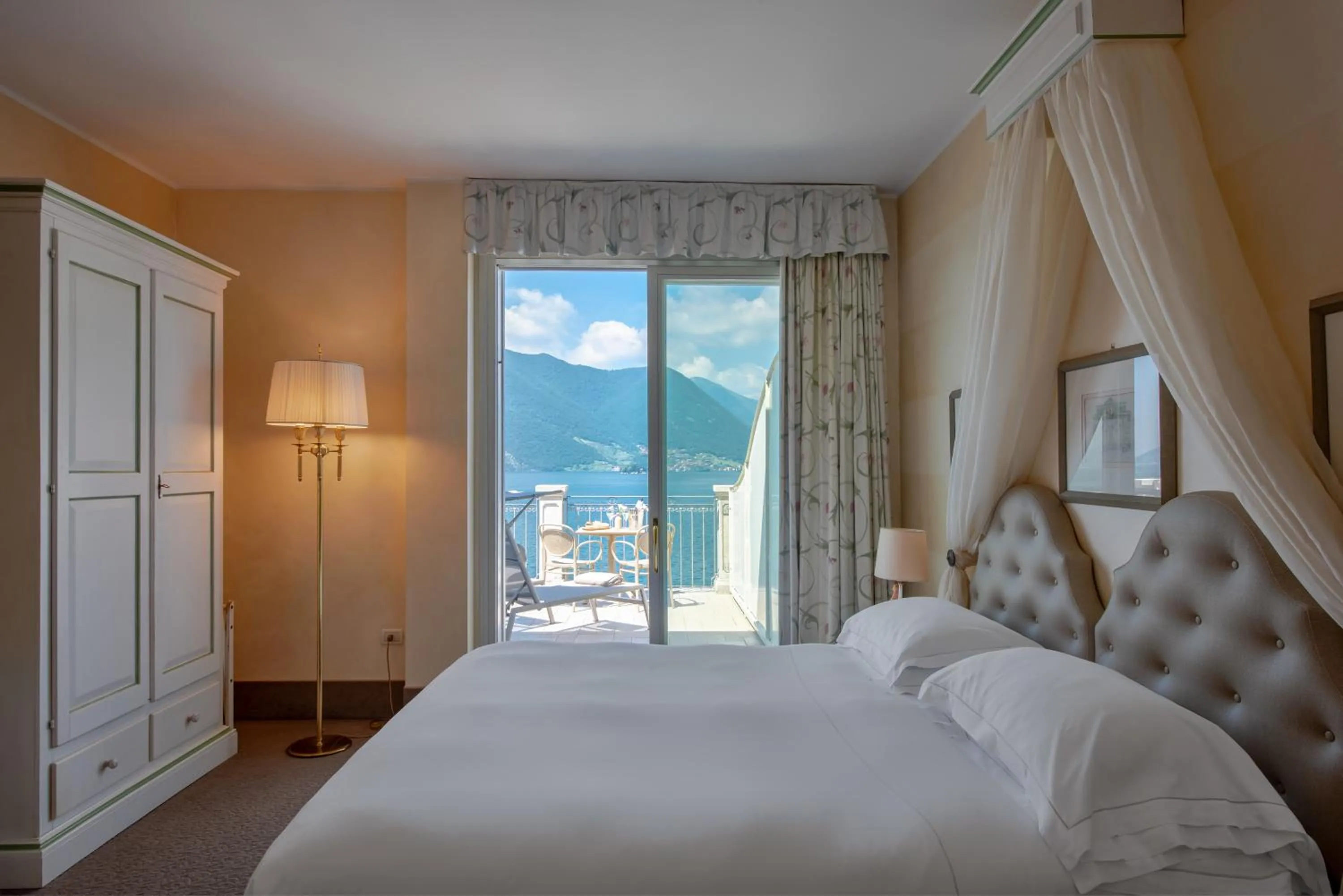 Bed in Hotel Rivalago