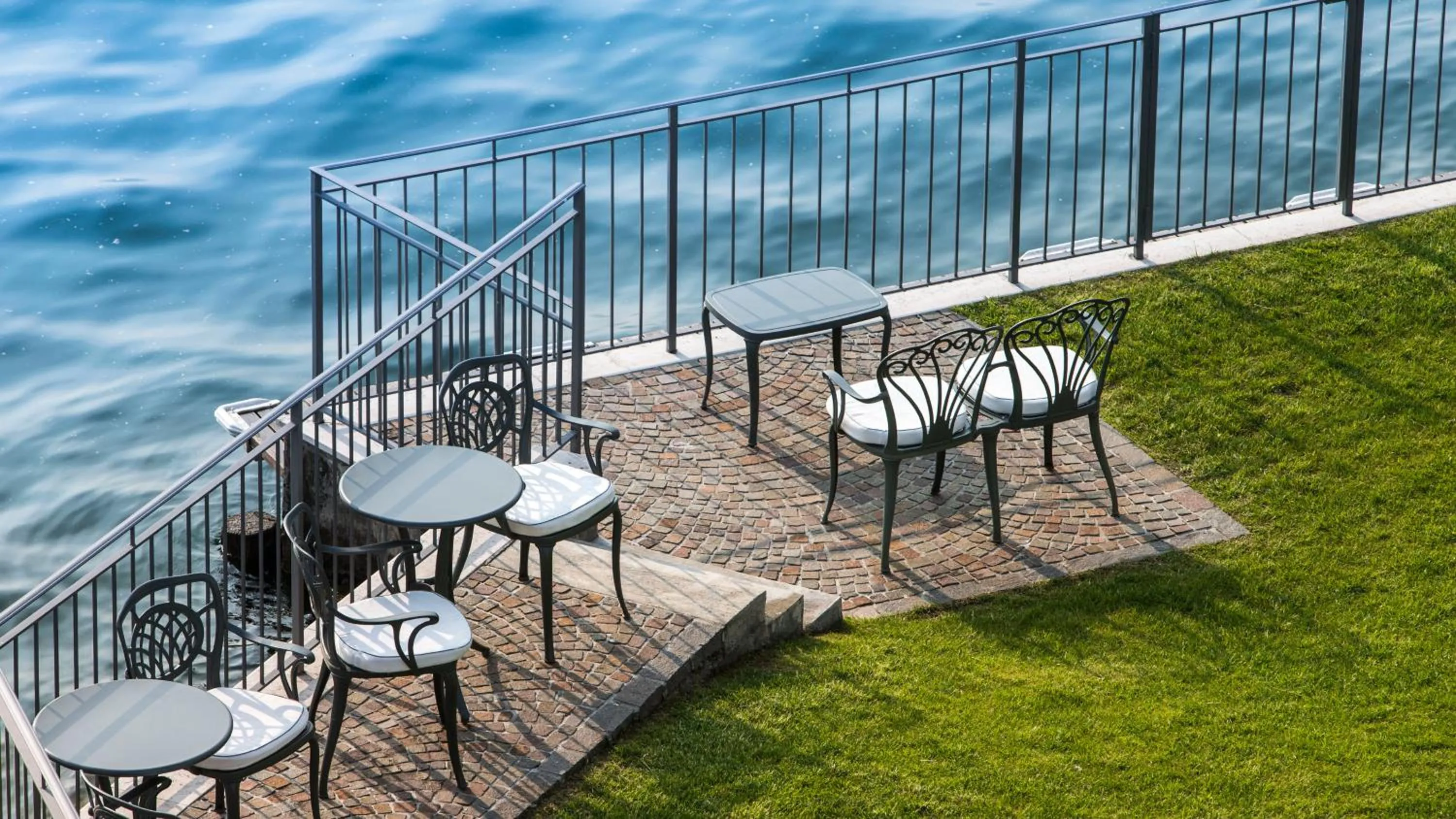 Patio in Hotel Rivalago