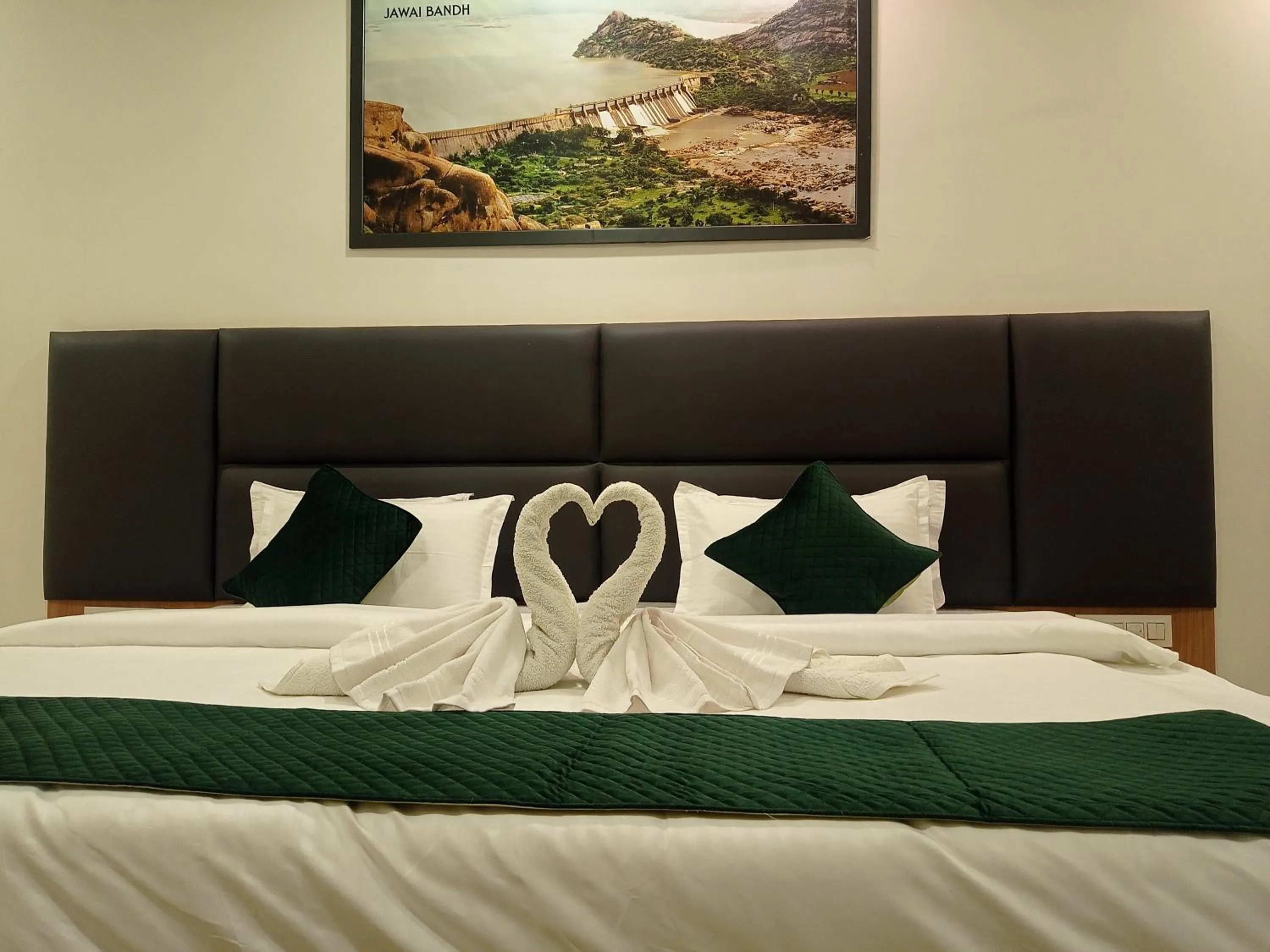 Bath in Sun Stone Hotel & Club - Jawai