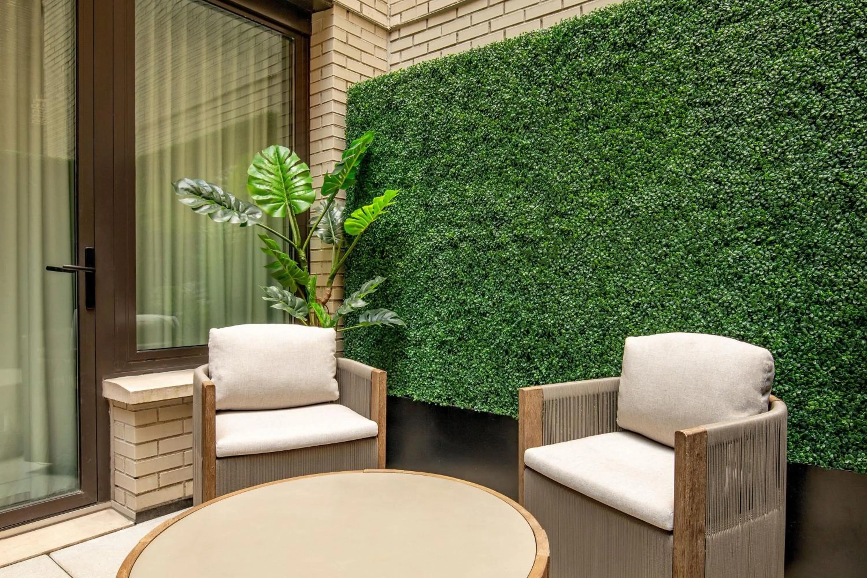 Photo of the whole room in Le Meridien New York, Fifth Avenue