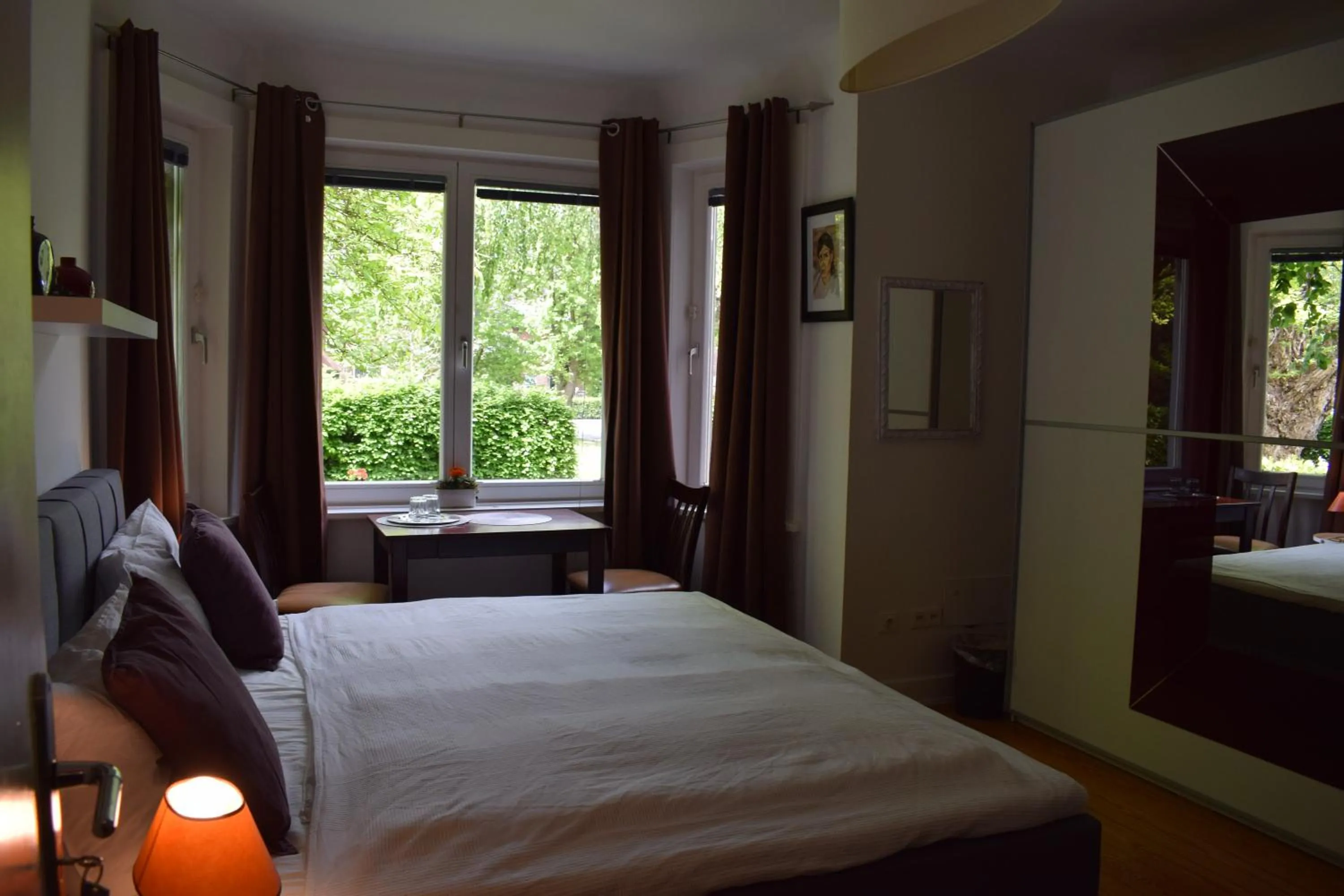 Standard  Double Room "Jazz" with shared bathroom in Privatzimmer Hamburg Alsterdorf